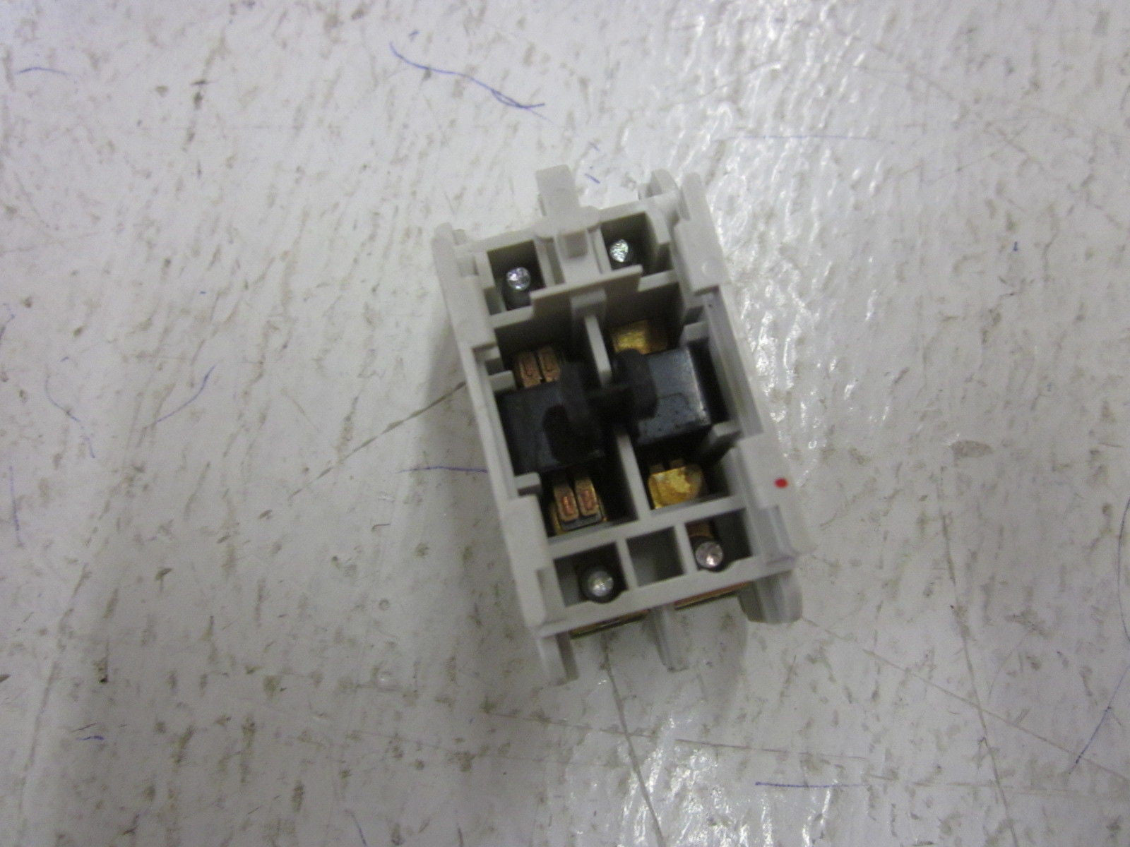 LOT OF 5 FUJI ELECTRIC SZ-A11/T CONTACT BLOCKS *NEW NO BOX*
