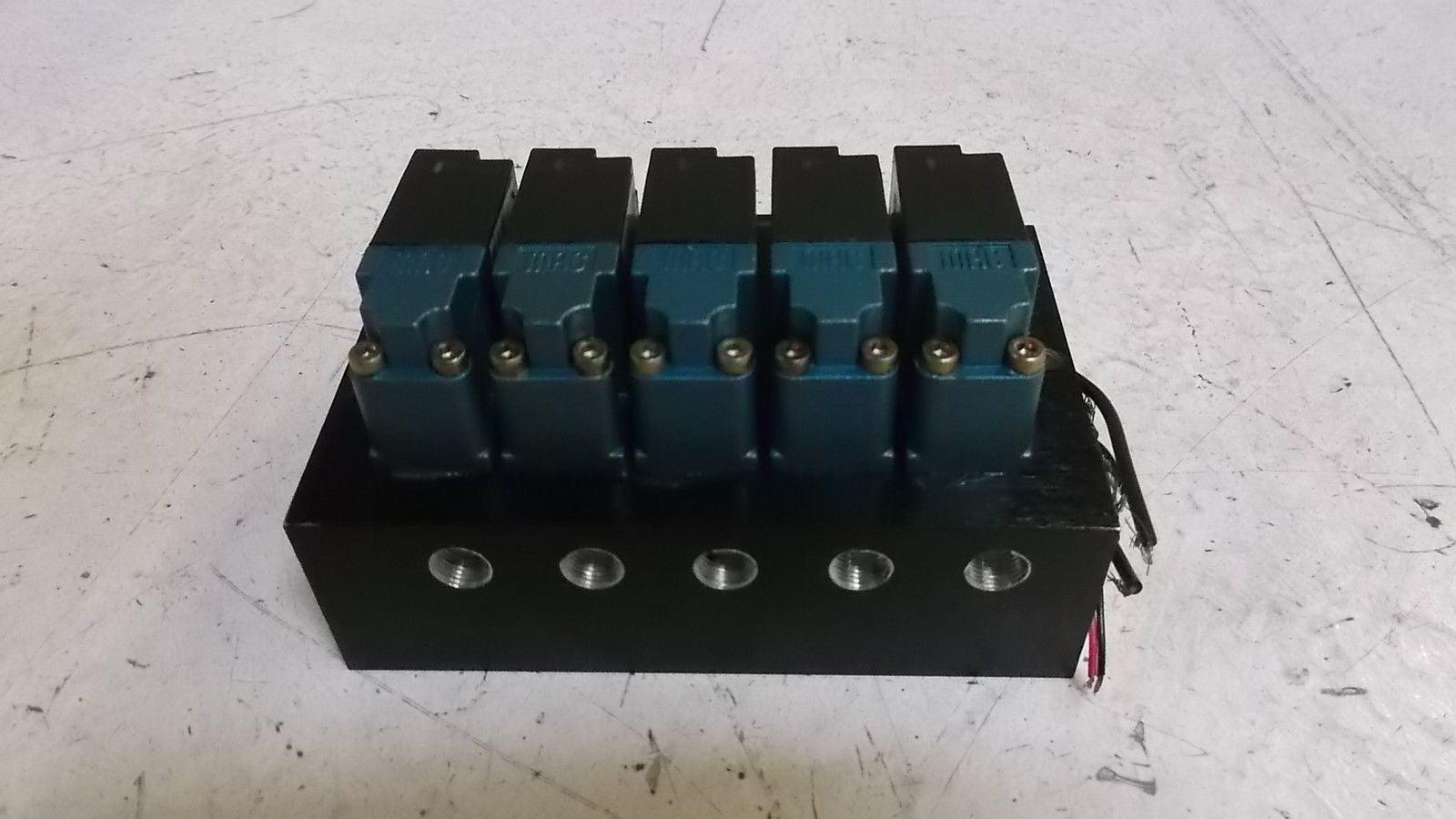 LOT OF 5 MAC 35A-B00-DAAJ-1FM SOLENOID VALVE *USED*