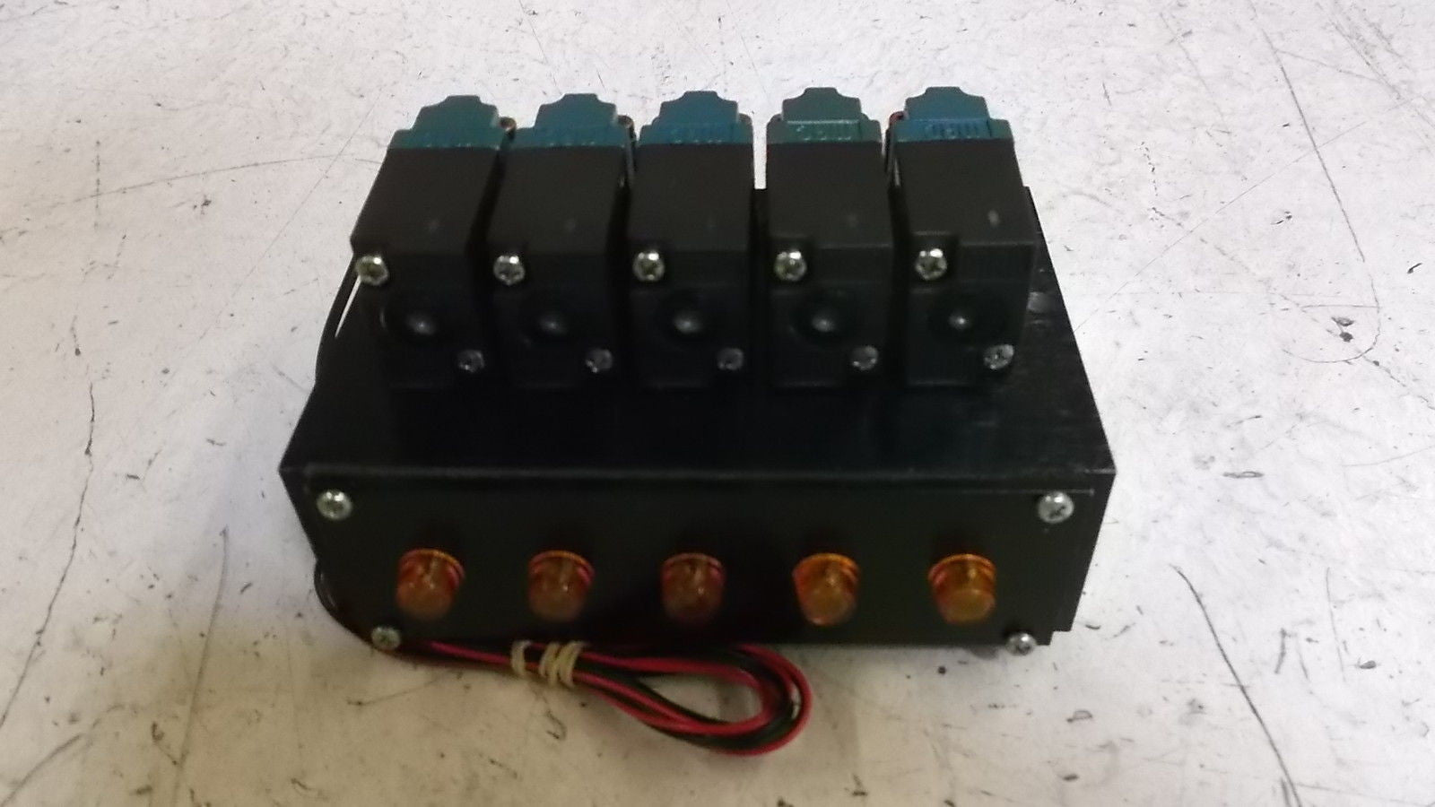 LOT OF 5 MAC 35A-B00-DAAJ-1FM SOLENOID VALVE *USED*