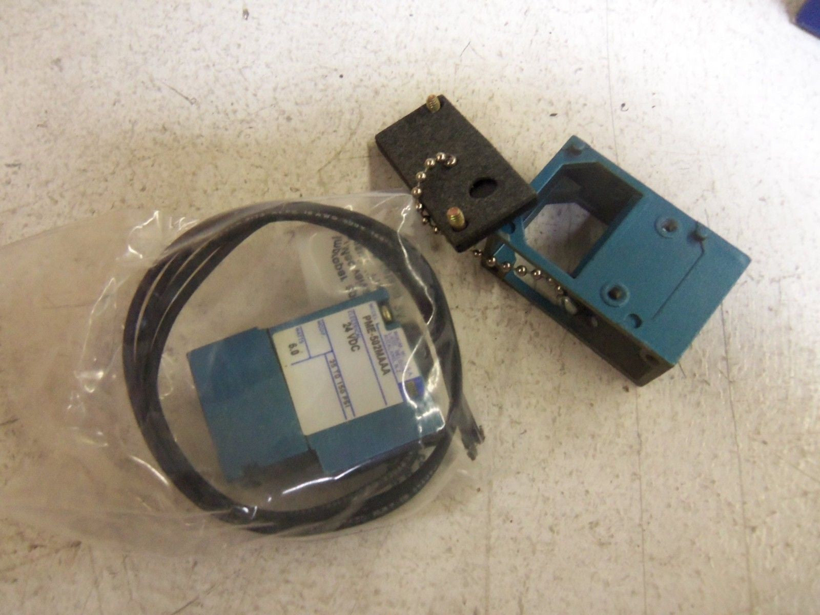 LOT OF 5 MAC VALVE  PME-502MA  *NEW IN BOX*