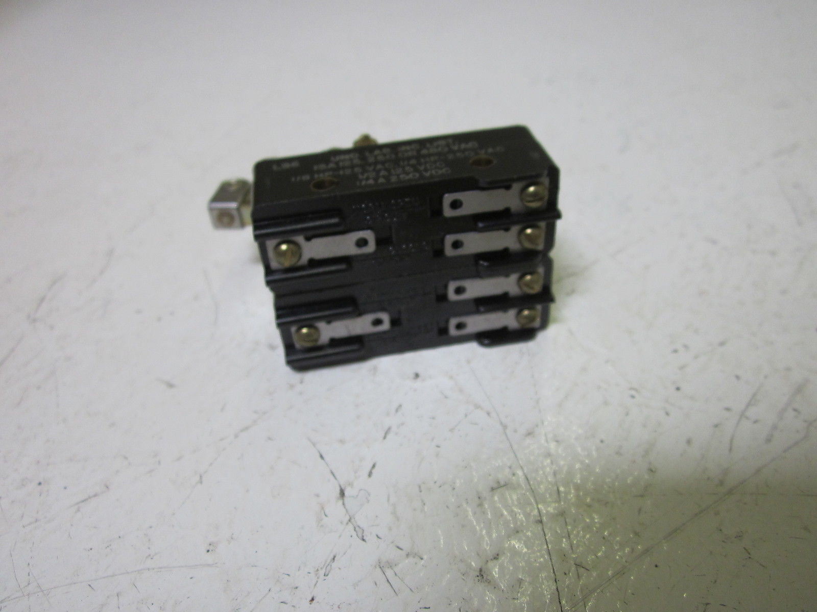LOT OF 5 MICROSWITCH 6AS13 SWITCH  480VAC *USED*
