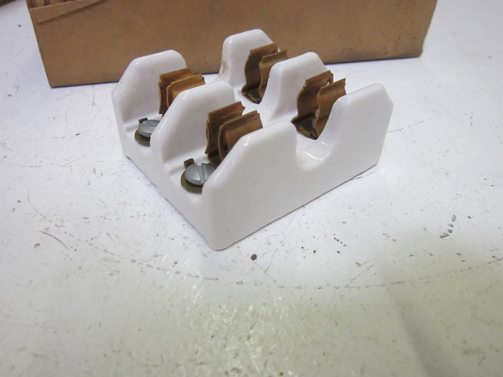 LOT OF 5  MULTI ELECTRICAL CO. 2502 PORCELAIN FUSE HOLDER 250V *NEW IN BOX*