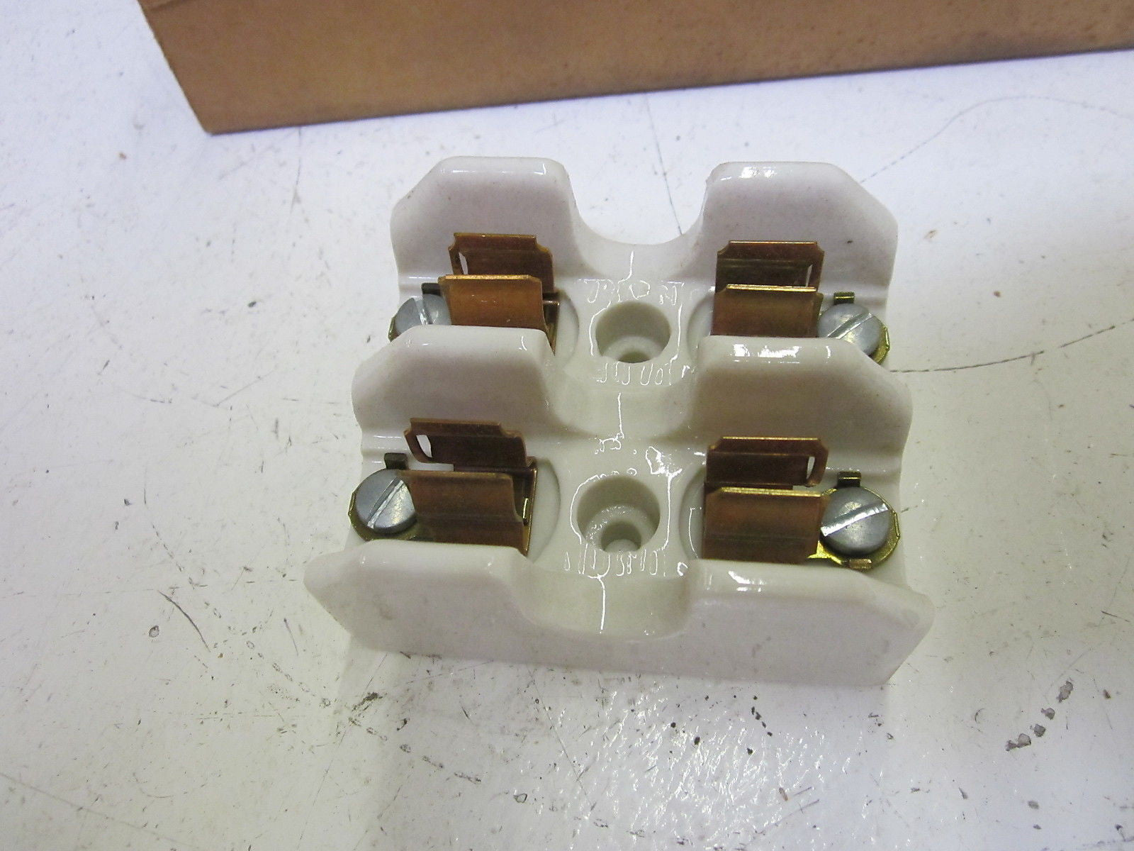 LOT OF 5  MULTI ELECTRICAL CO. 2502 PORCELAIN FUSE HOLDER 250V *NEW IN BOX*