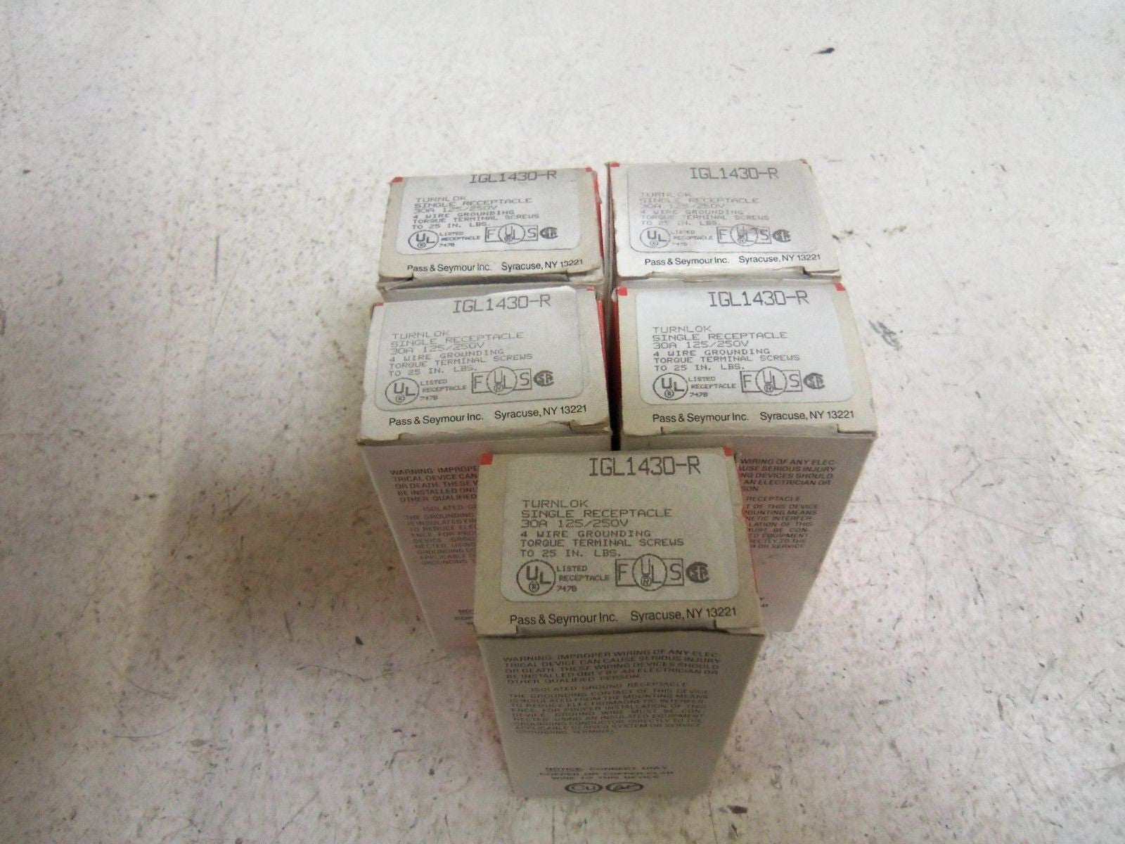 LOT OF 5 PASS & SEYMOUR IGL1430-R ISOLATED GROUND RECEPTACLE *NEW IN BOX*