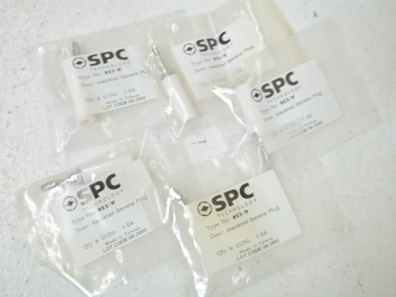 LOT OF 5 SPC 853-W INSULATED BANANA PLUG (WHITE) *NEW IN A BAG*
