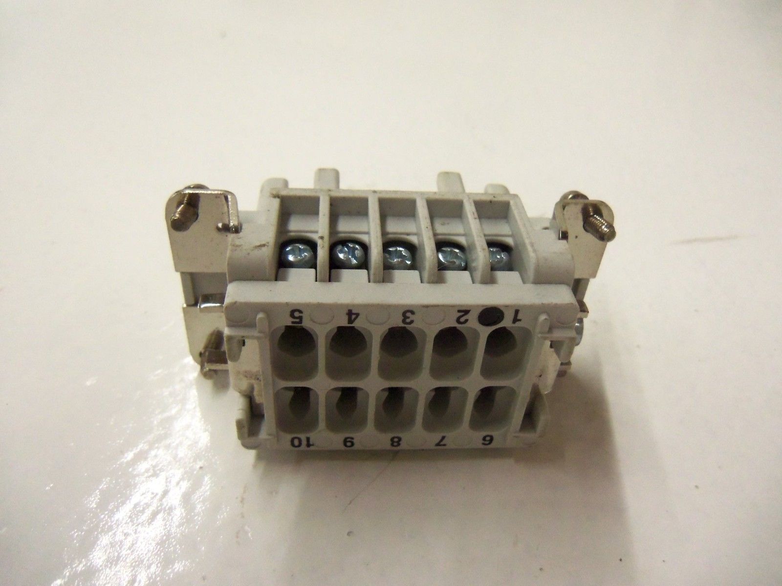 LOT OF 5 THOMAS & BETTS FS110B 600V *USED*