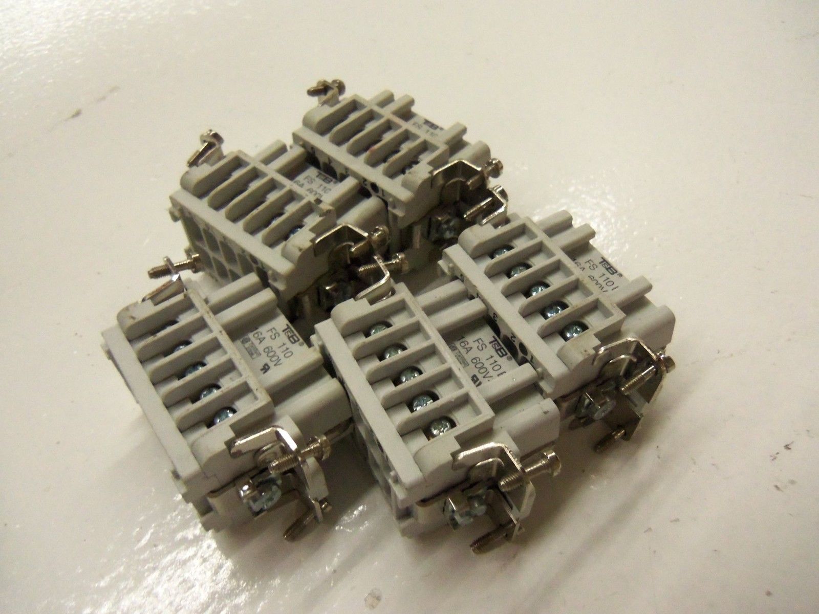 LOT OF 5 THOMAS & BETTS FS110B 600V *USED*