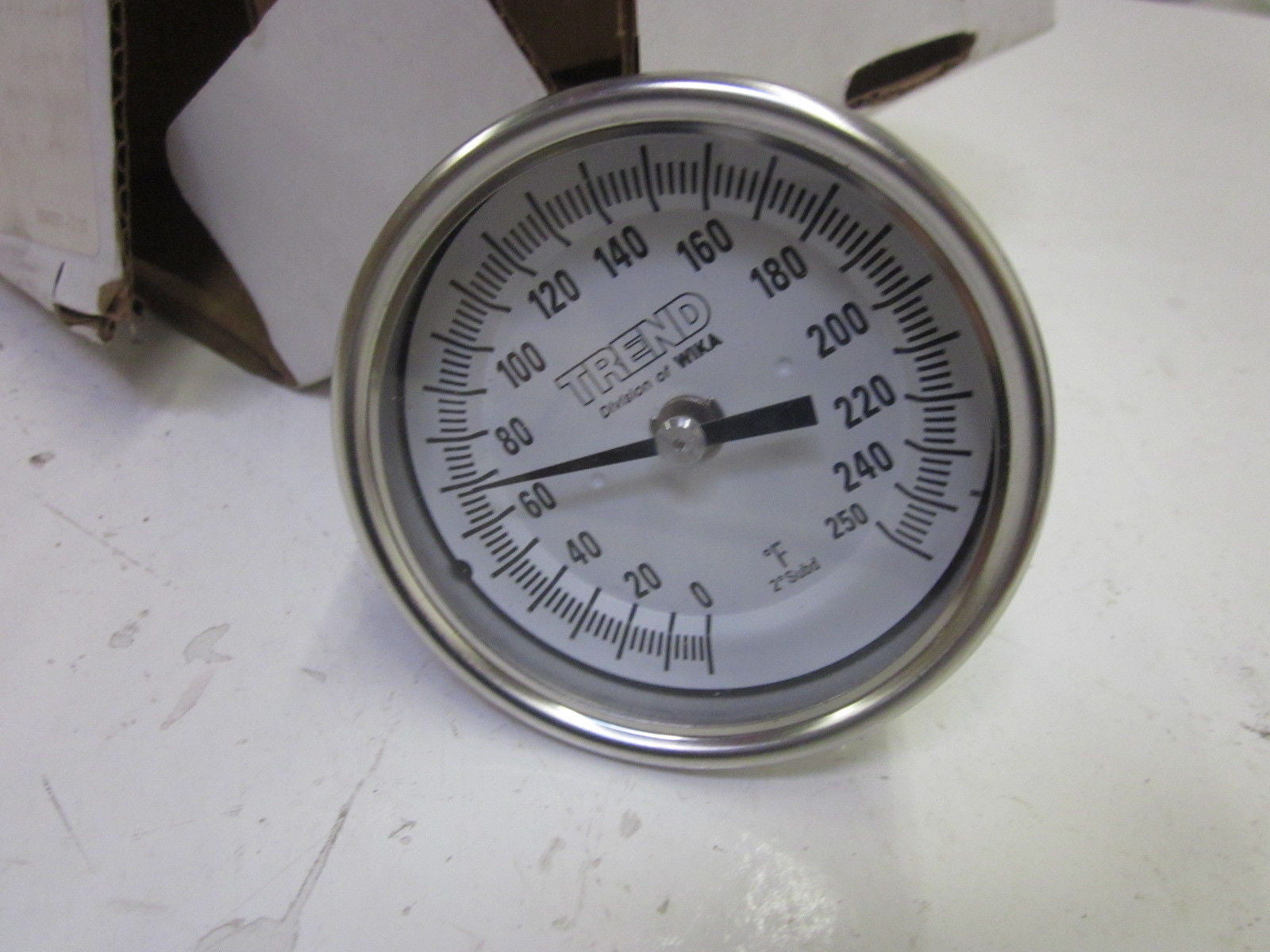 TREND 30040A206L4 BIMETAL THERMOMETER 0-250 *NEW IN BOX*