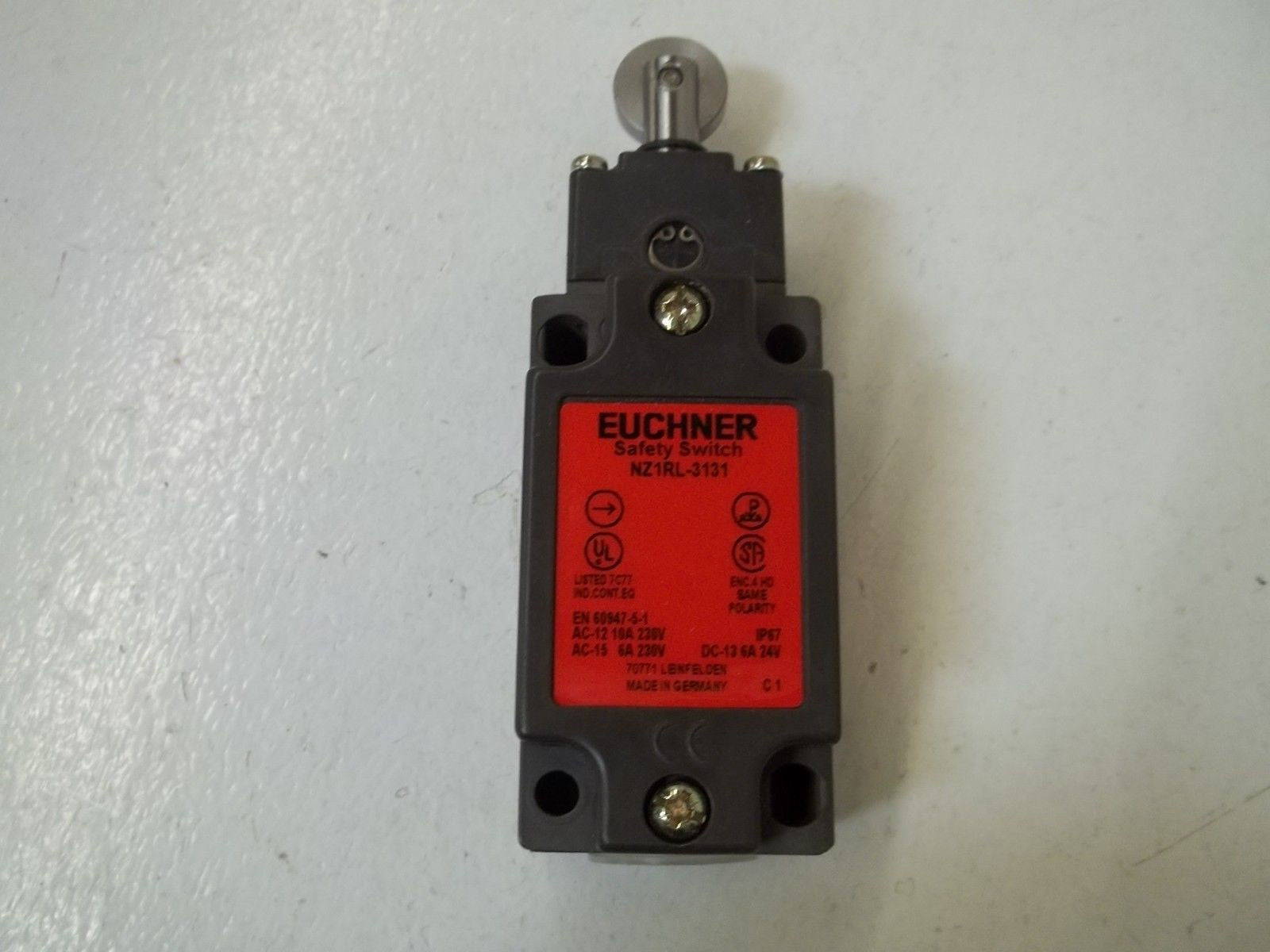 LOT OF 6 EUCHNER NZ1RL-3131 SAFETY LIMIT SWITCH *NEW IN BOX*