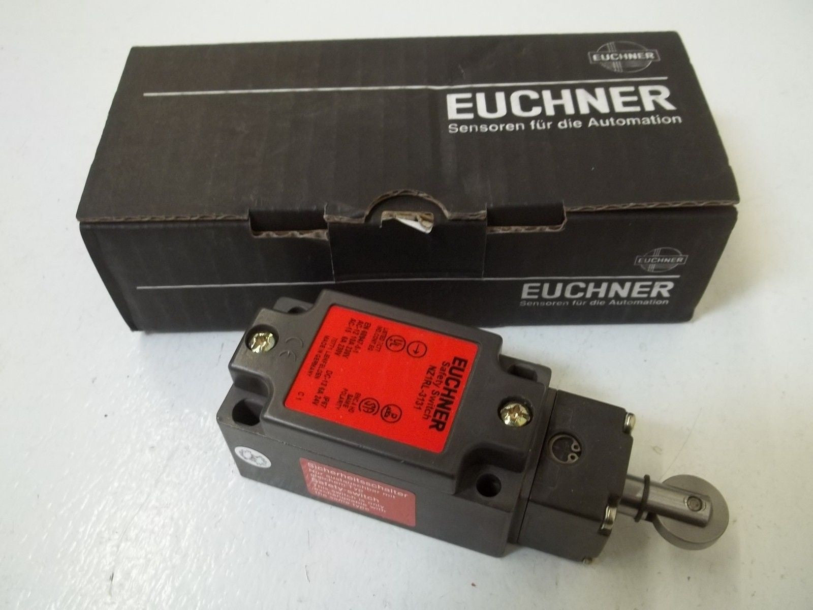 LOT OF 6 EUCHNER NZ1RL-3131 SAFETY LIMIT SWITCH *NEW IN BOX*