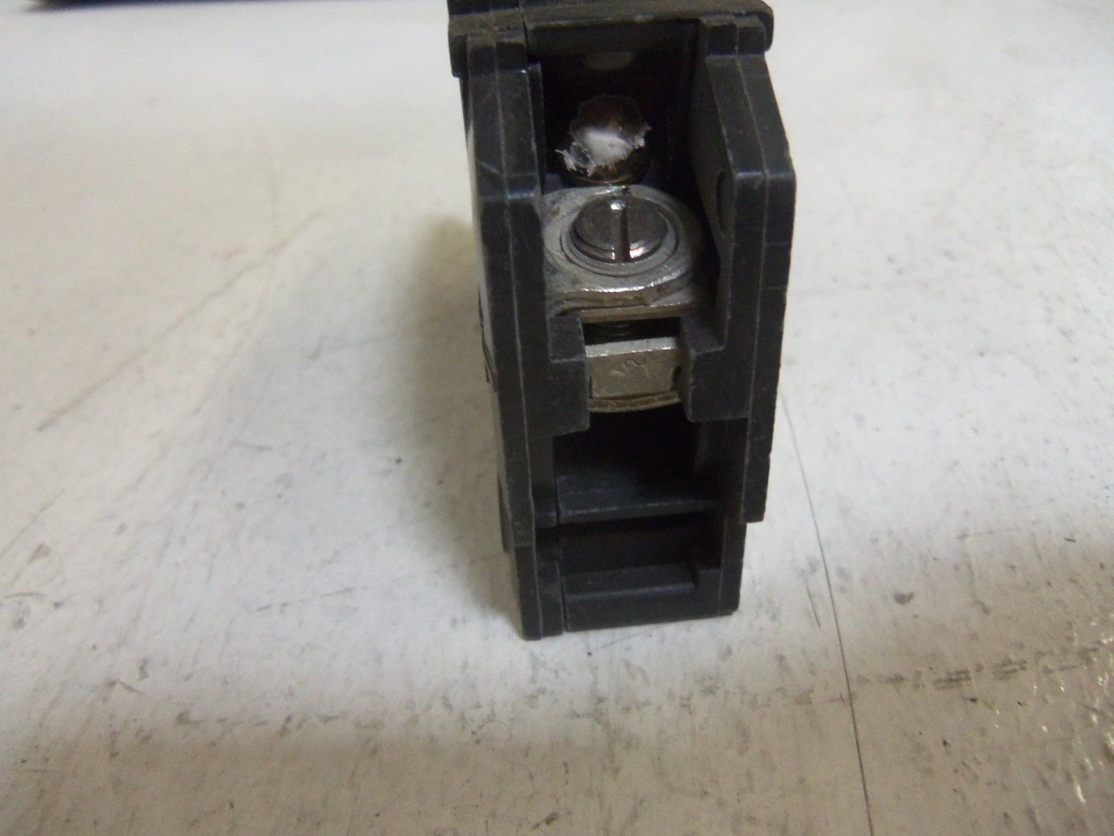 GENERAL ELECTRIC THQC1115WL CIRCUIT BREAKER *USED*