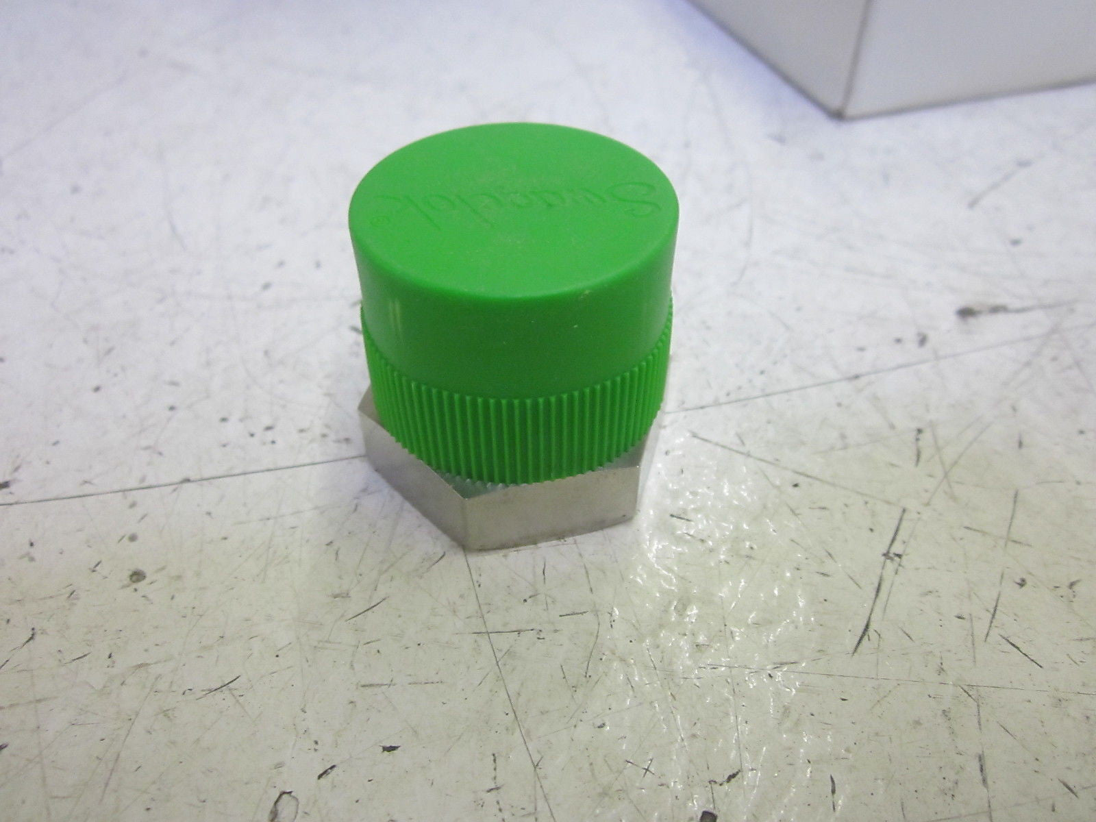 LOT OF 6 SWAGELOK SS-16-RB-6 REDUCER BRUSHING 1" X 3/8" *NEW IN BOX*