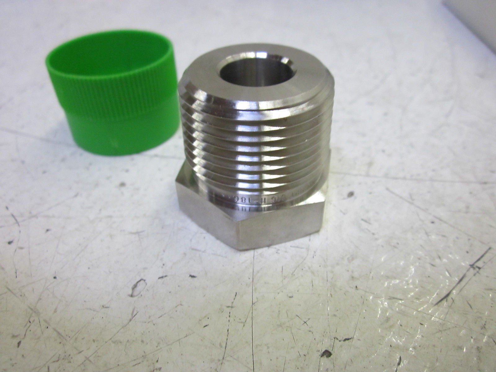 LOT OF 6 SWAGELOK SS-16-RB-6 REDUCER BRUSHING 1" X 3/8" *NEW IN BOX*