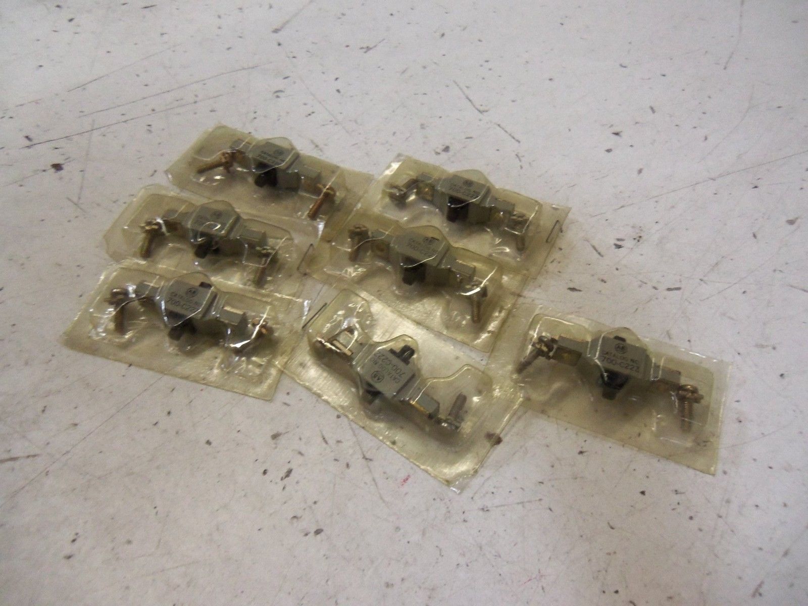LOT OF 7 ALLEN BRADLEY 700-C22Z *NEW NO BOX*