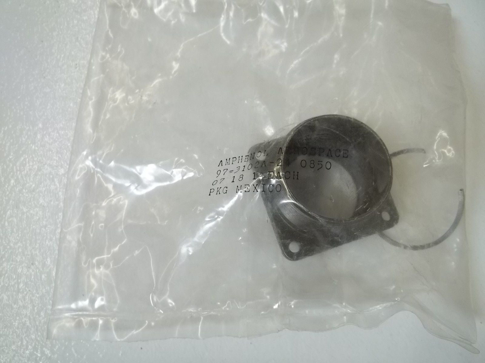 LOT OF 7 AMPHENOL 97-3102A-24 CONNECTOR *NEW IN A FACTORY BAG*