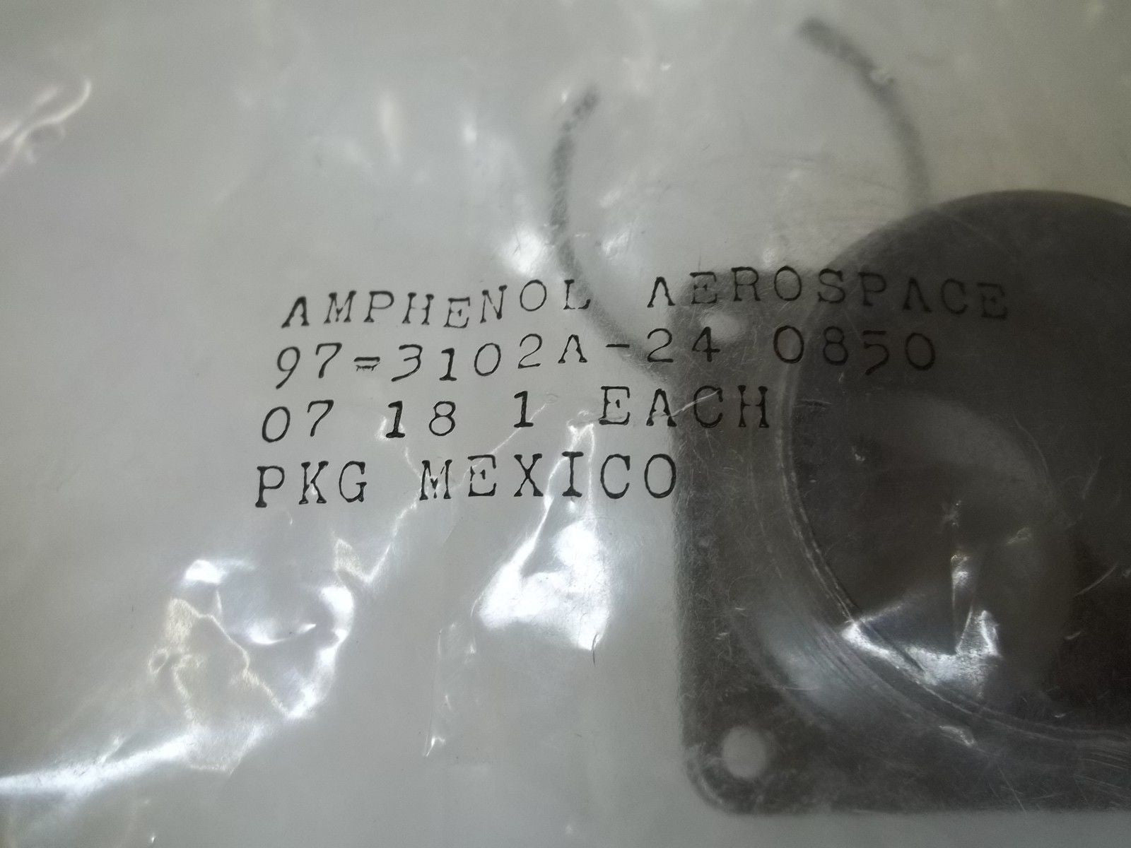 LOT OF 7 AMPHENOL 97-3102A-24 CONNECTOR *NEW IN A FACTORY BAG*