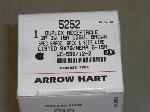 LOT OF 7 ARROW HART 5252 DUPLEX RECEPTACLE *NEW IN BOX*