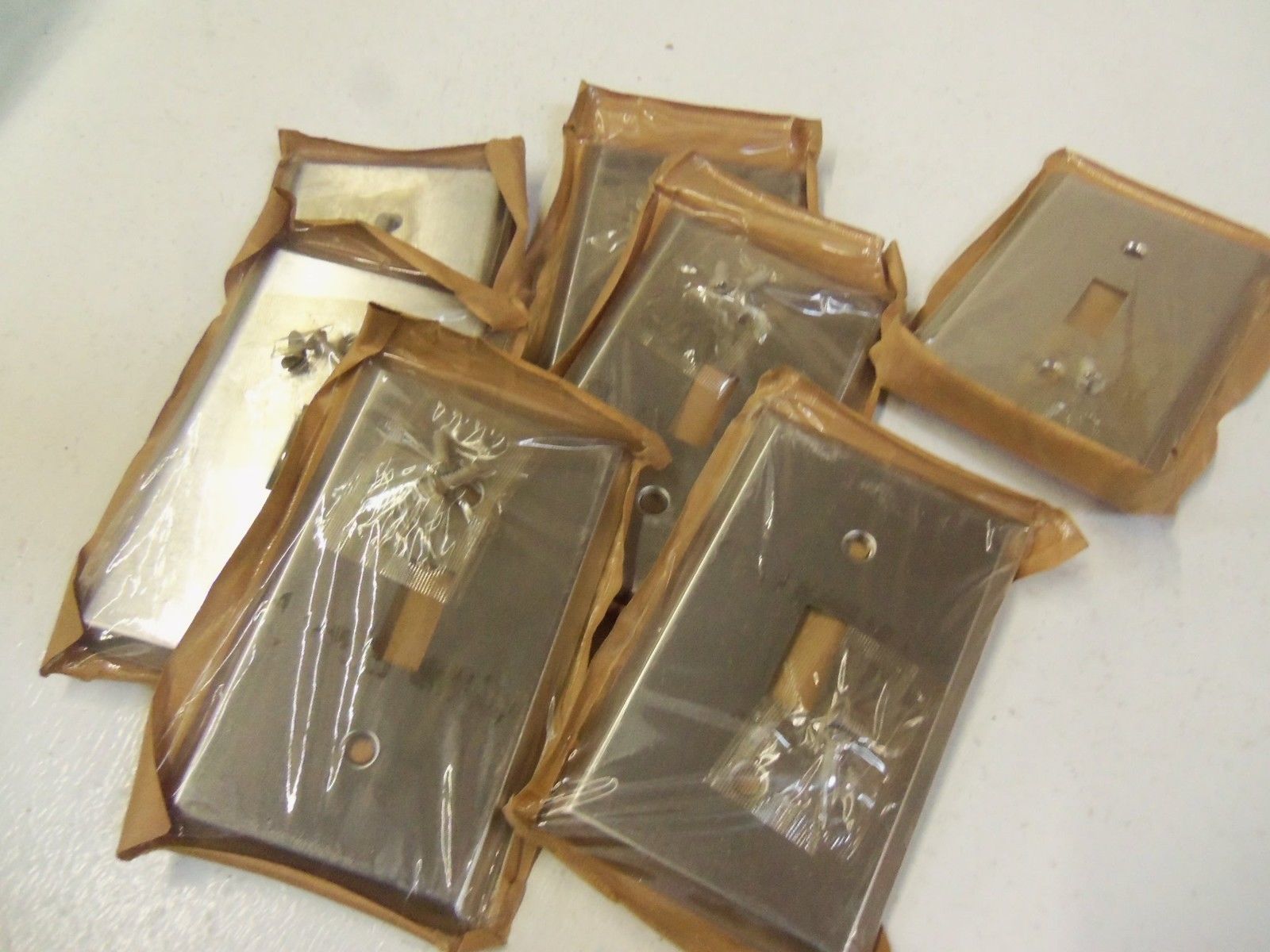 LOT OF 7 BRYANT 97071 *NEW IN BOX*