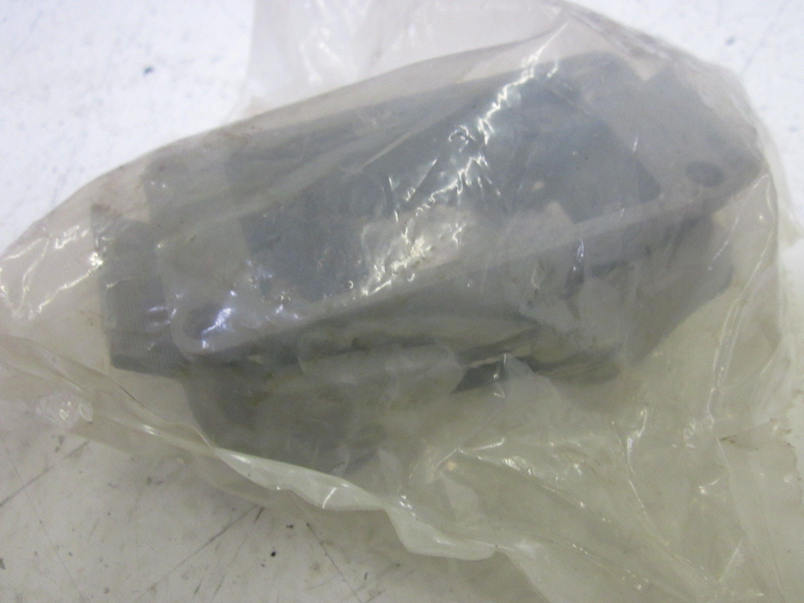 LOT OF 7 HARTING 09300100301 *NEW IN A FACTORY BAG*