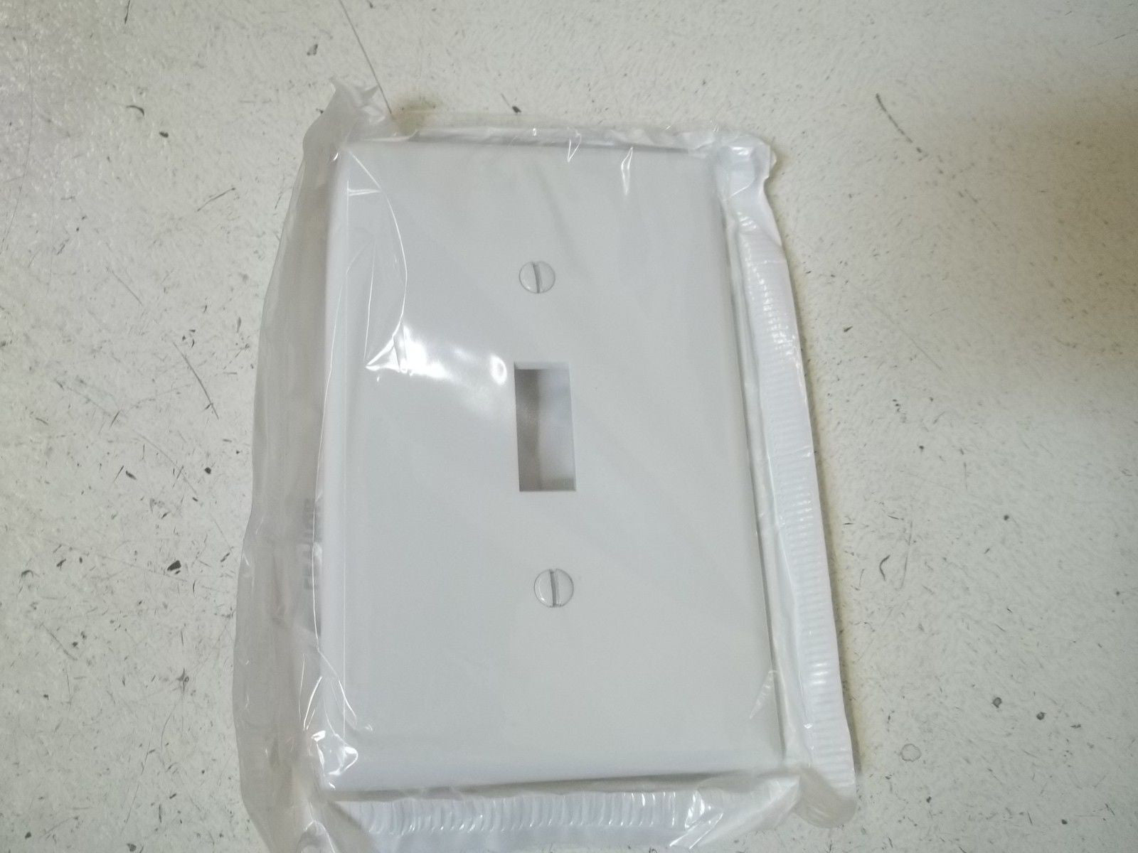 LOT OF 7 LEVITON M52-PJ1-WM UNBREAKABLE NYLON WALLPLATES*NEW IN BOX*
