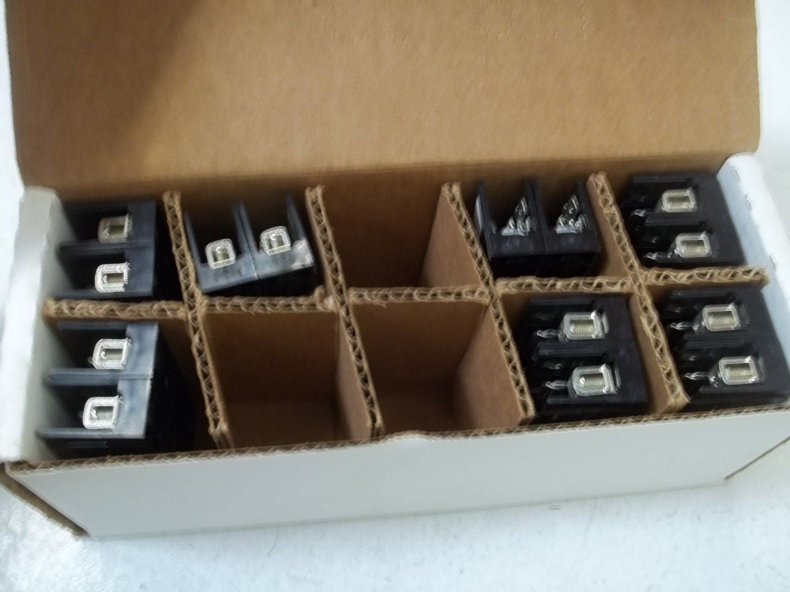 LOT OF 7 LITTELFUSE L60030M2C FUSE BLOCK *NEW IN BOX*
