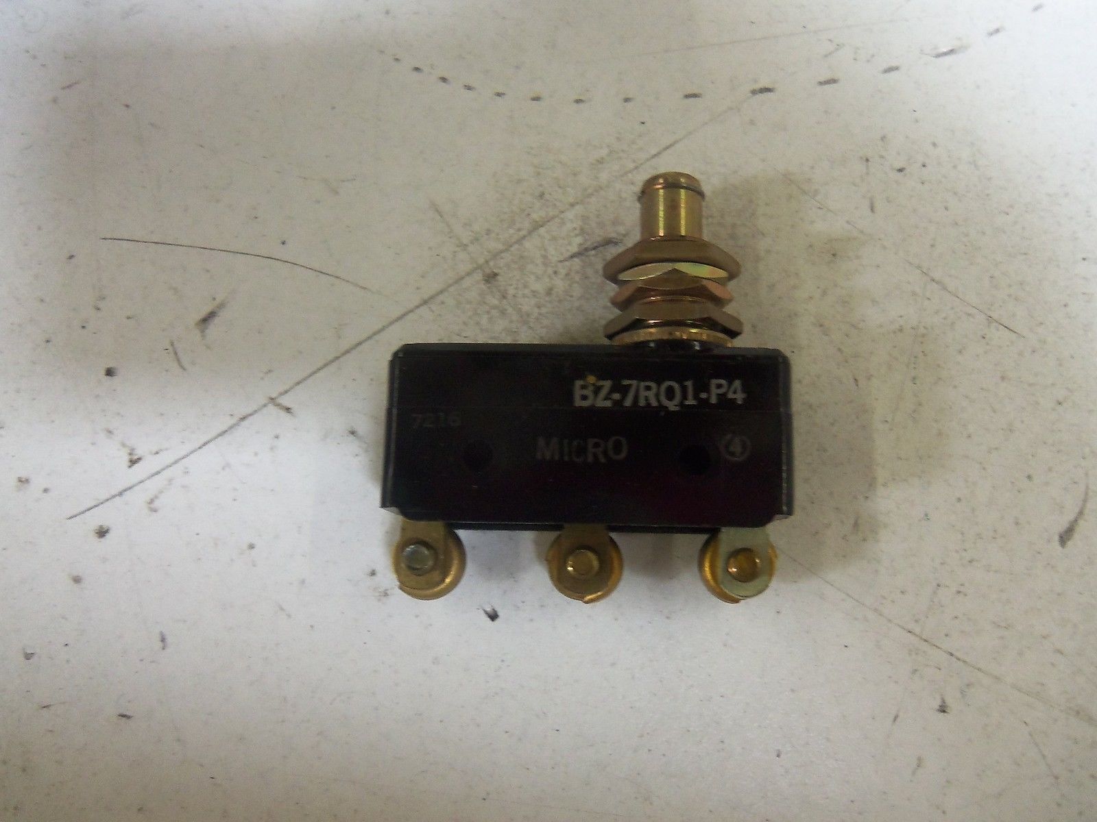 LOT OF 7 MICROSWITCH BZ-7RQ1-P4 *NEW IN BOX*