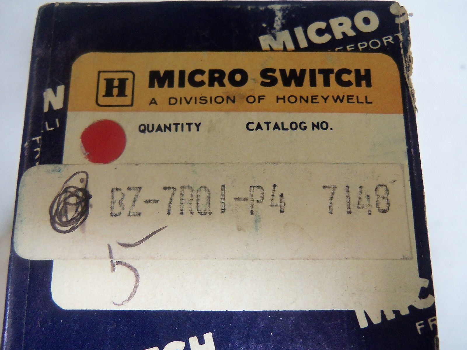 LOT OF 7 MICROSWITCH BZ-7RQ1-P4 *NEW IN BOX*