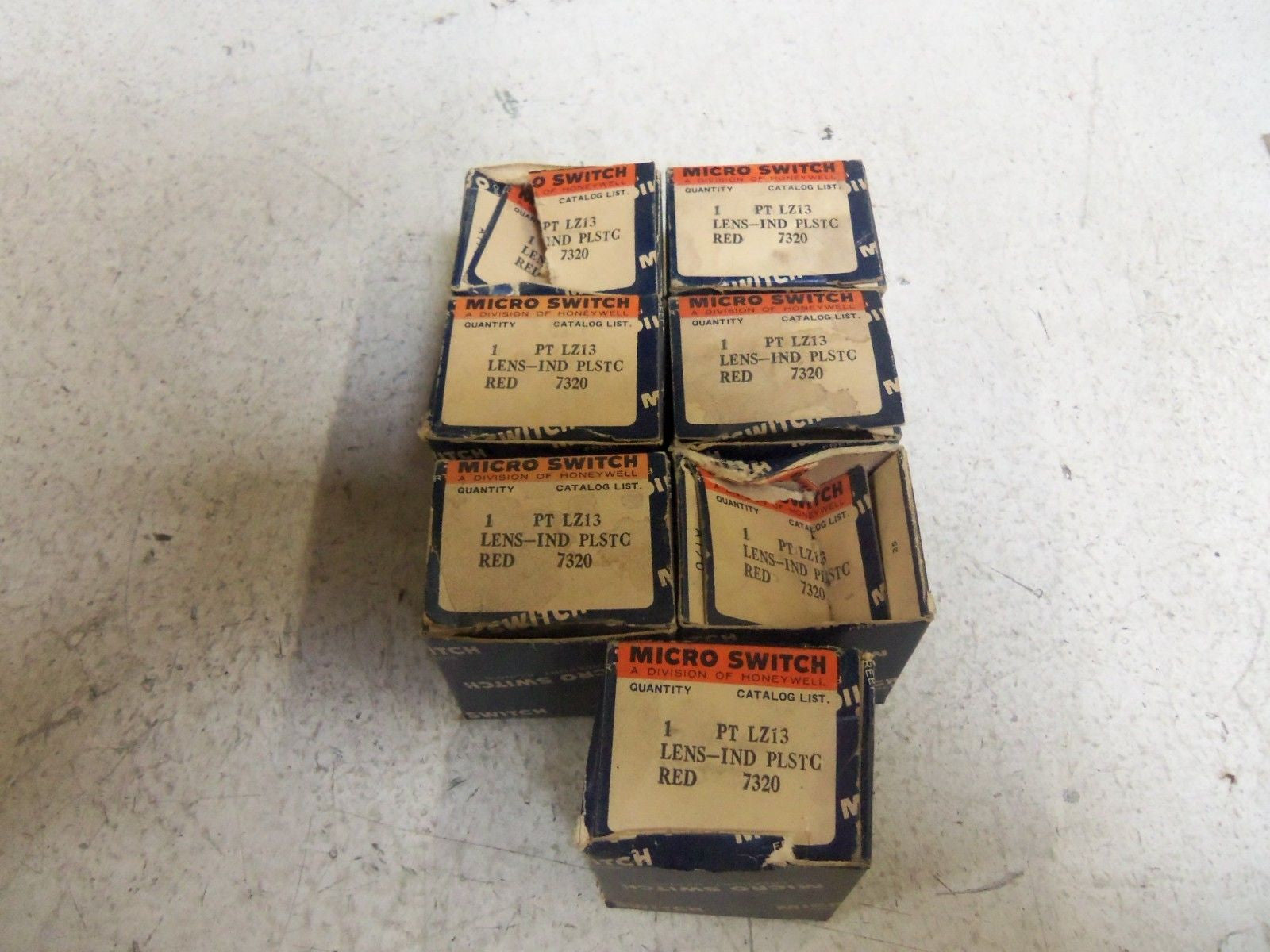 LOT OF 7 MICROSWITCH PTLZ13 RED CAP *NEW IN BOX*