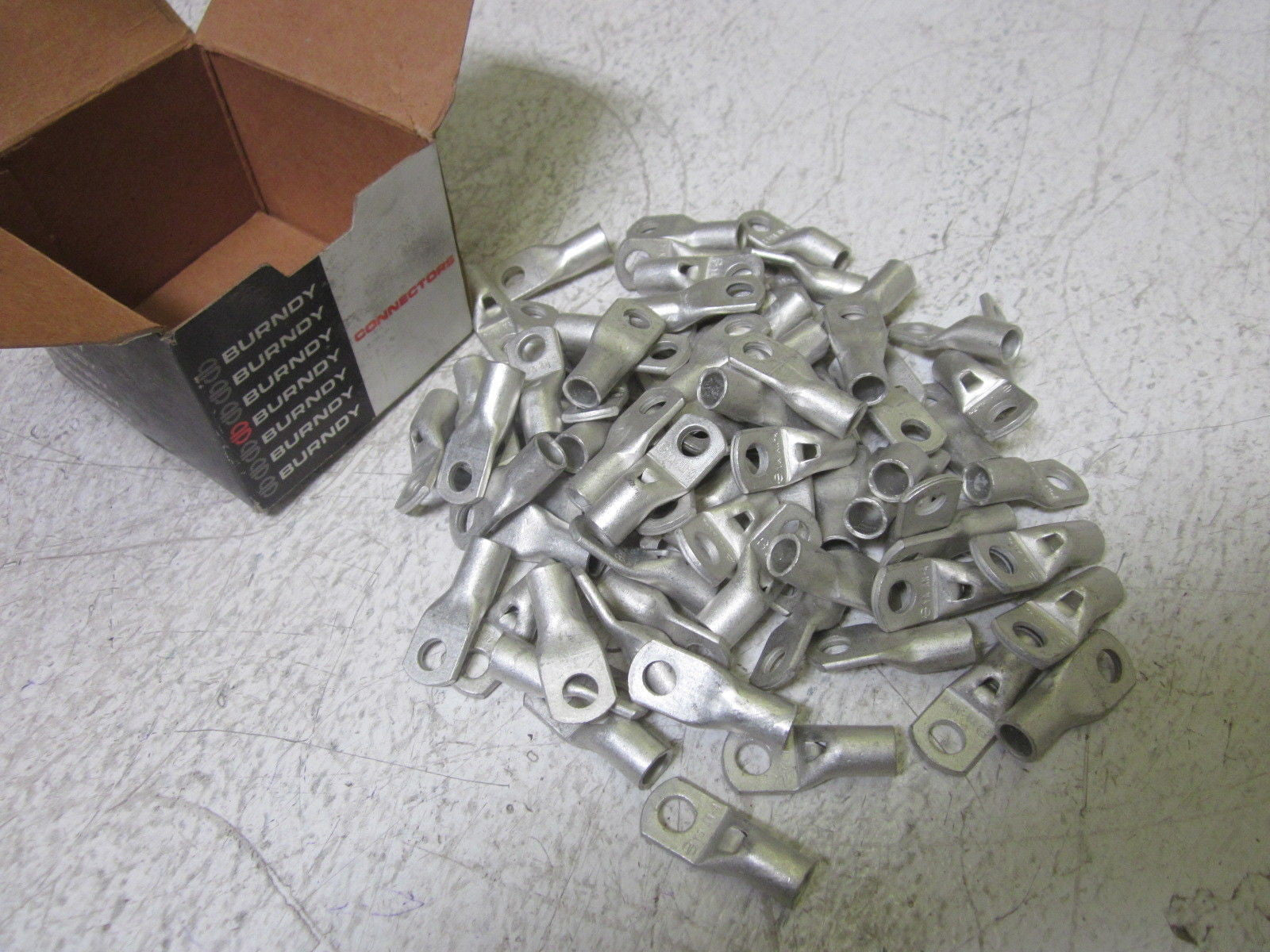 LOT OF 80 BURNDY YAV4CLBOX RING LUG *NEW IN BOX*