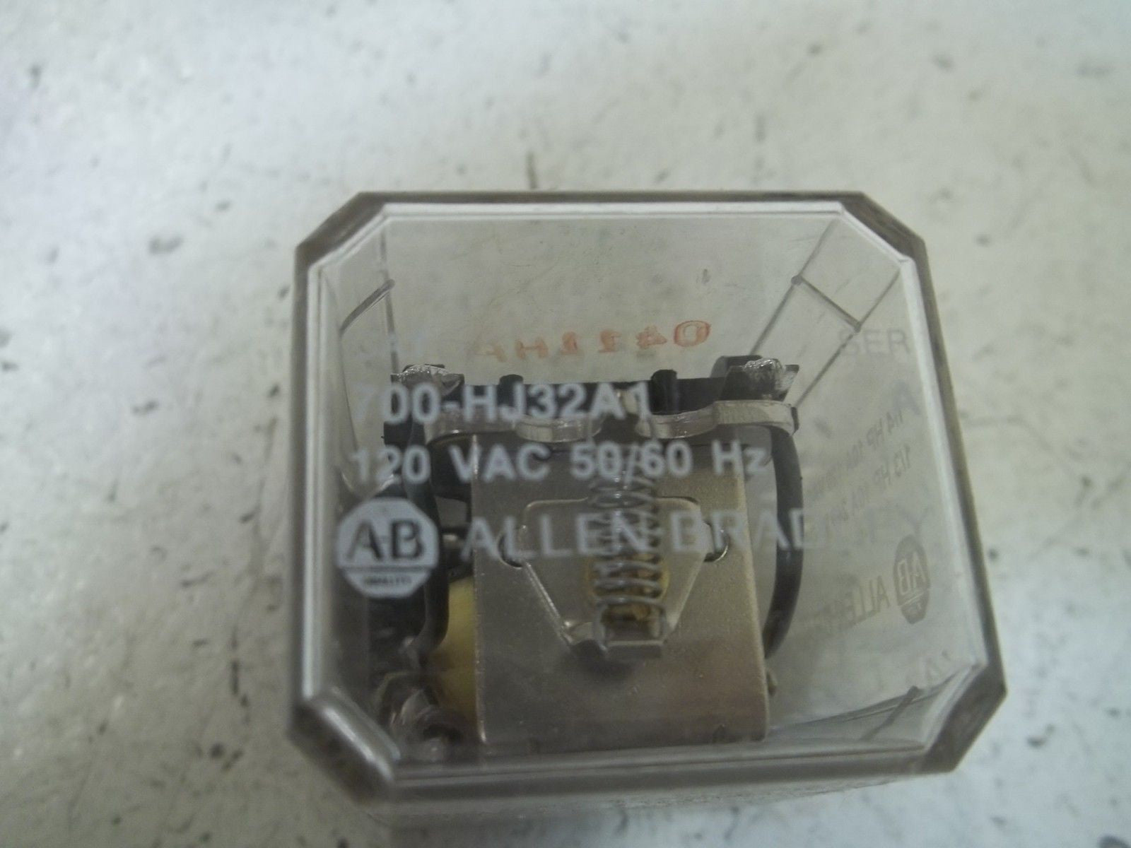 LOT OF 8 ALLEN BRADLEY 700-HJ32A1 SER.A RELAY *USED*