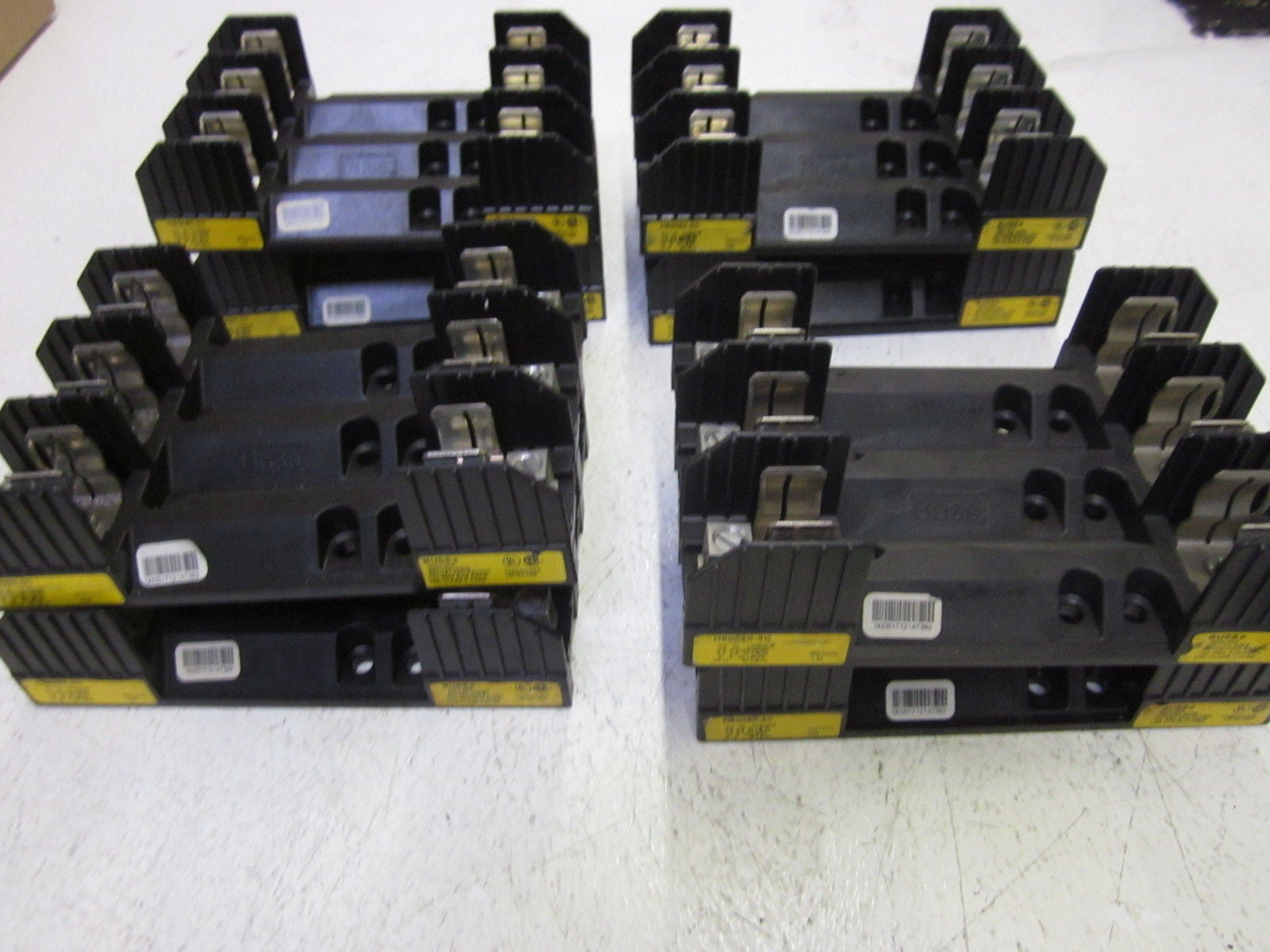 LOT OF 8 BUSS H60060-3C 600V *NEW NO BOX*