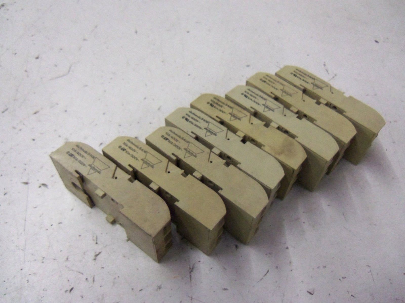 LOT OF 8 ELECTROMATIC S408 10A/400V *USED*
