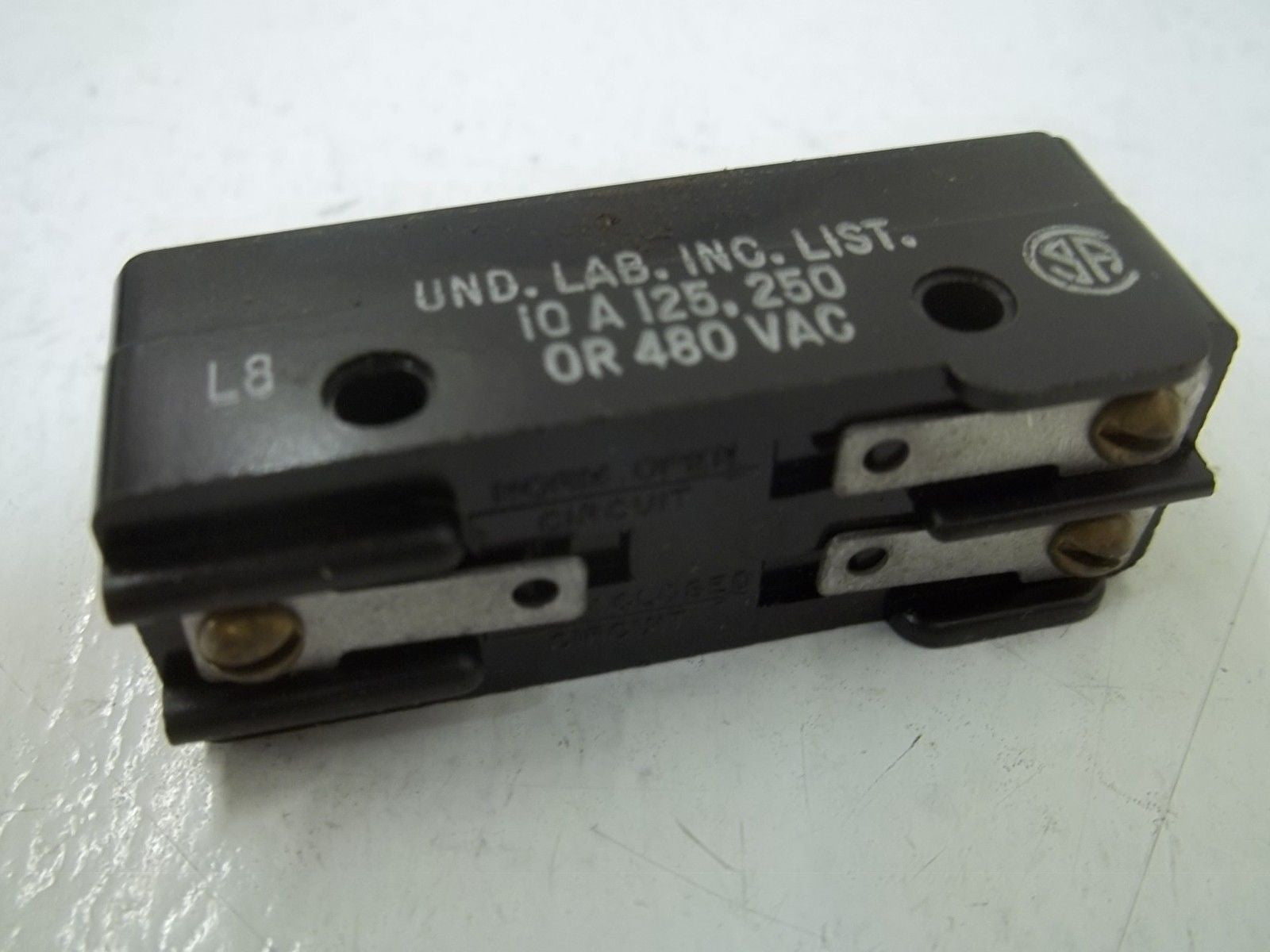 LOT OF 8 MICROSWITCH  BZ-R88 *NEW IN BOX*