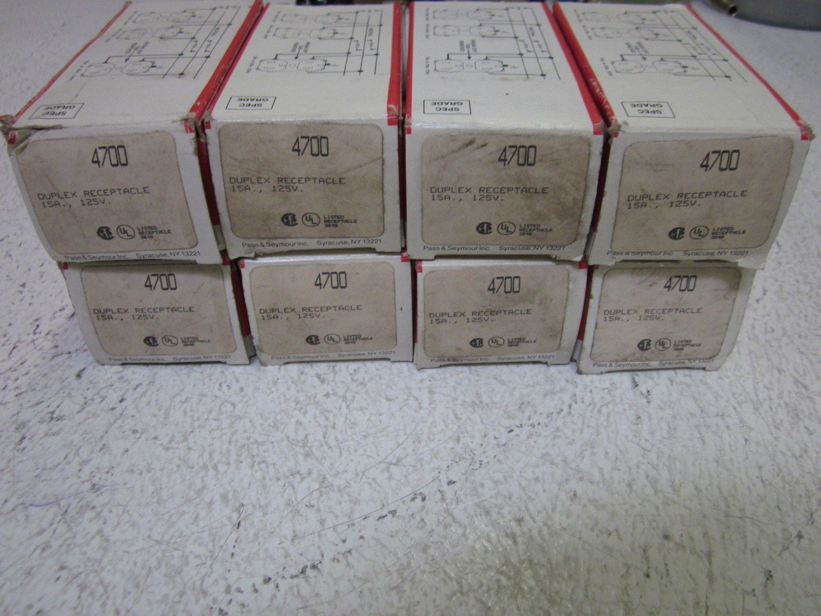 LOT OF 8 PASS & SEYMOUR 4700 125V DUPLEX RECEPTACLE *NEW IN BOX*
