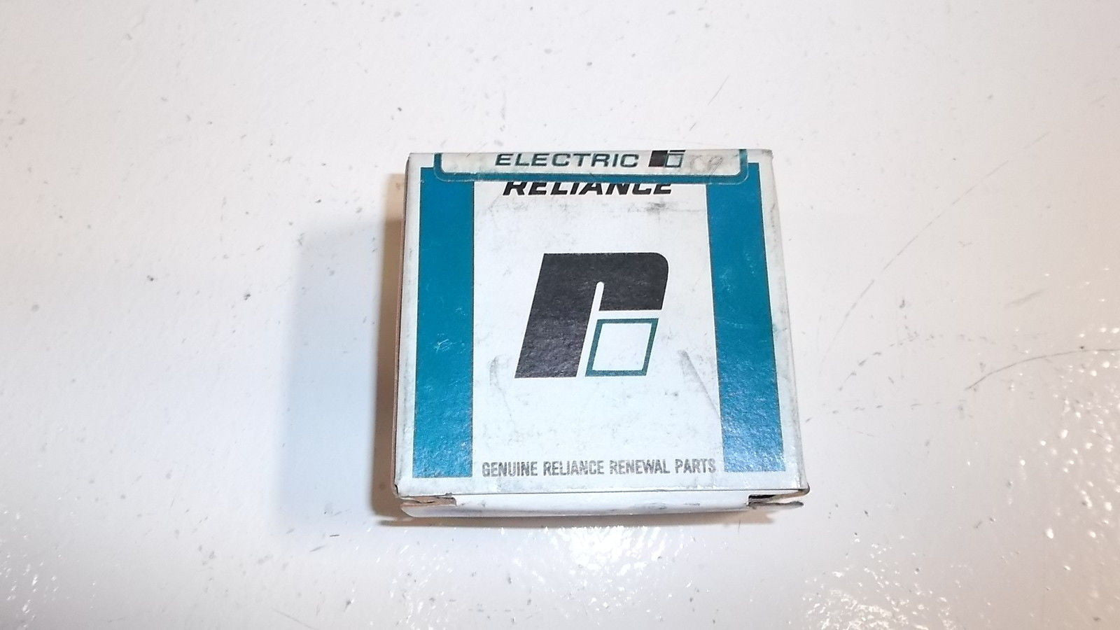 LOT OF 8 RELIANCE ELECTRIC CARBON MOTOR BRUSH 404844-BG *NEW IN BOX*