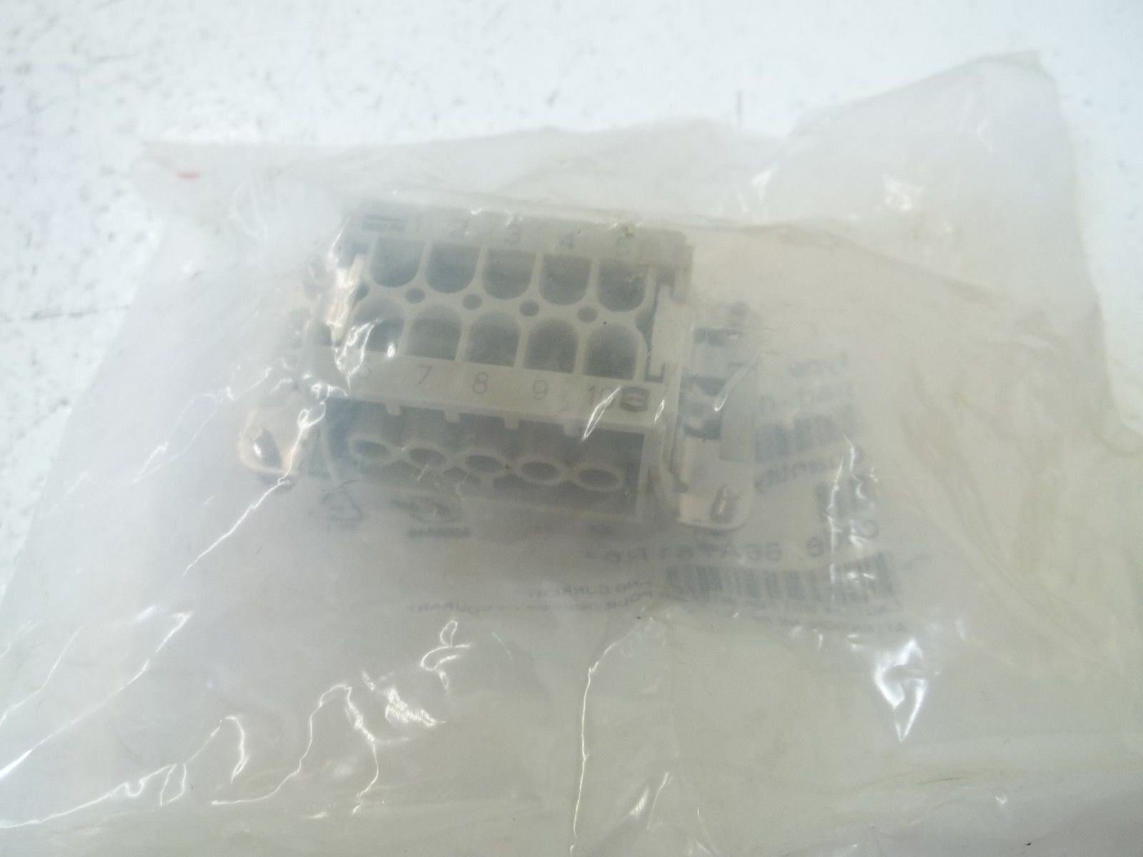 LOT OF 8 ROHS 0933010260103 *NEW IN FACTORY BAG*