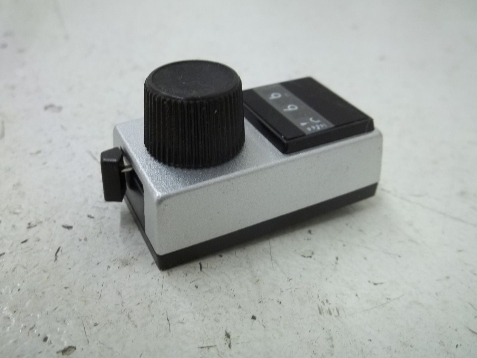 LOT OF 8 VISHAY 15A31B10 TURN DIGITAL DIAL MECHANISM *ORIGINAL PACKAGE*