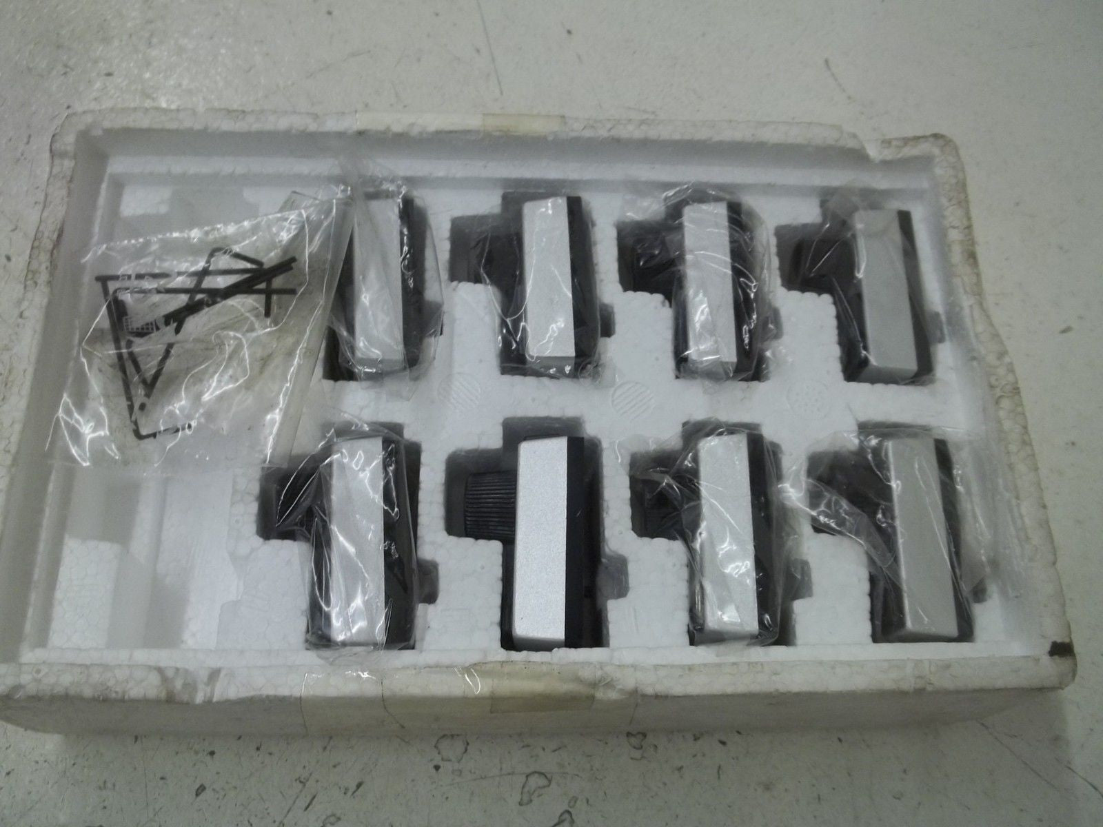 LOT OF 8 VISHAY 15A31B10 TURN DIGITAL DIAL MECHANISM *ORIGINAL PACKAGE*