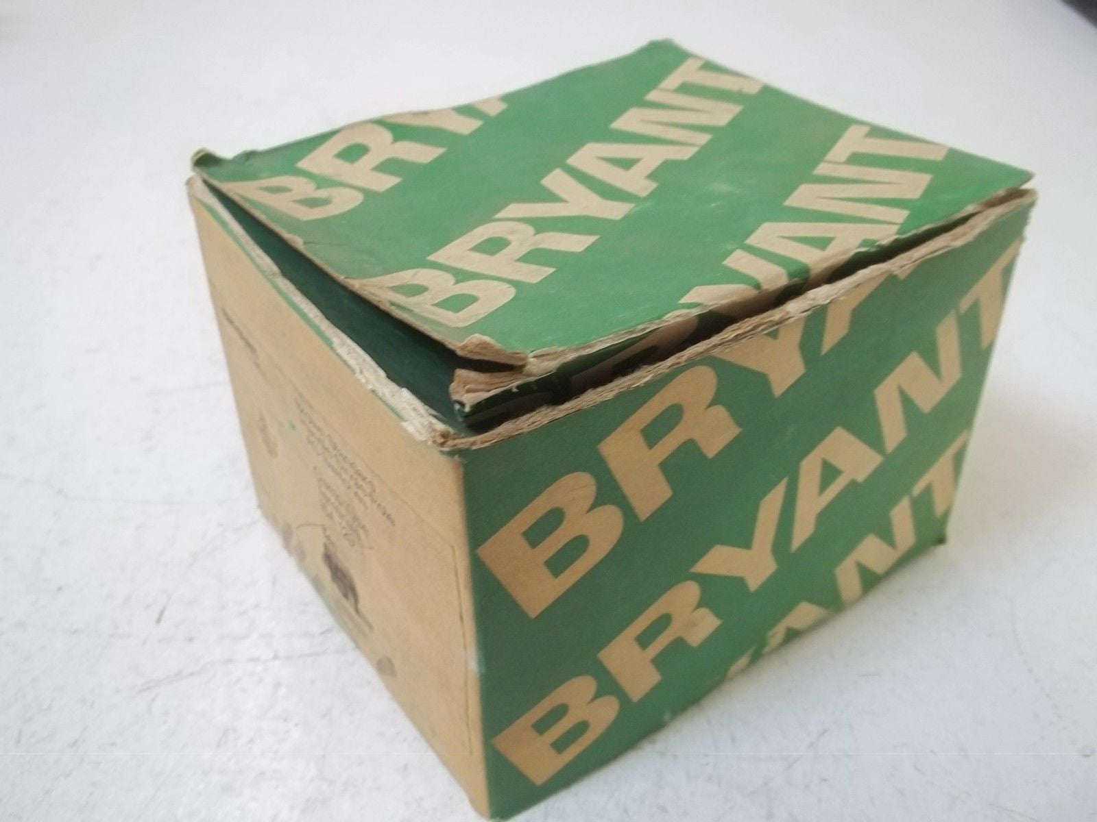LOT OF 9 BRYANT 151 BROWN STANDARD HANDLE SINGLE-POLE *NEW IN BOX*