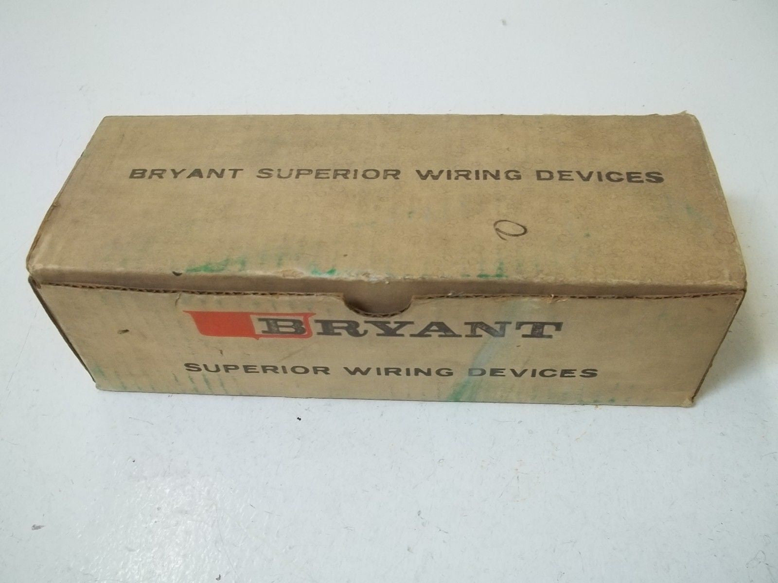 LOT OF 9 BRYANT 5369 PLUG CONNECTOR *NEW IN BOX*
