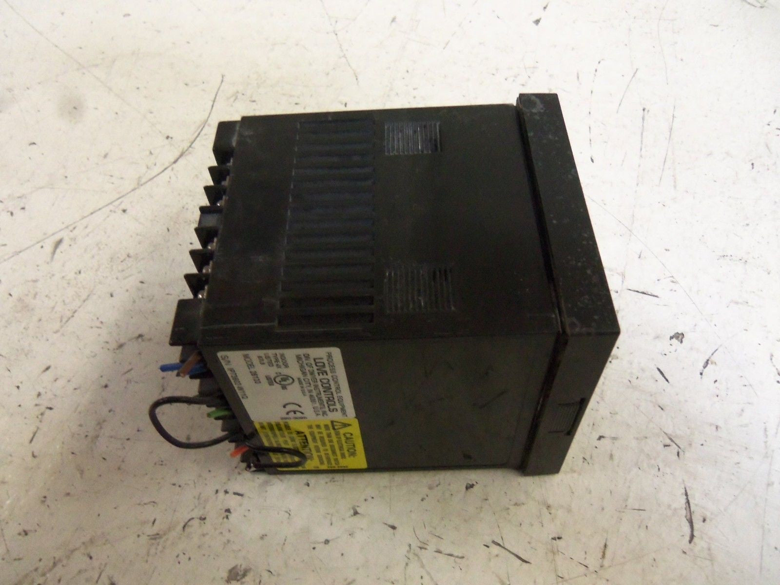 LOVE CONTROLS 26133 TEMPERATURE CONTROLLER *USED*