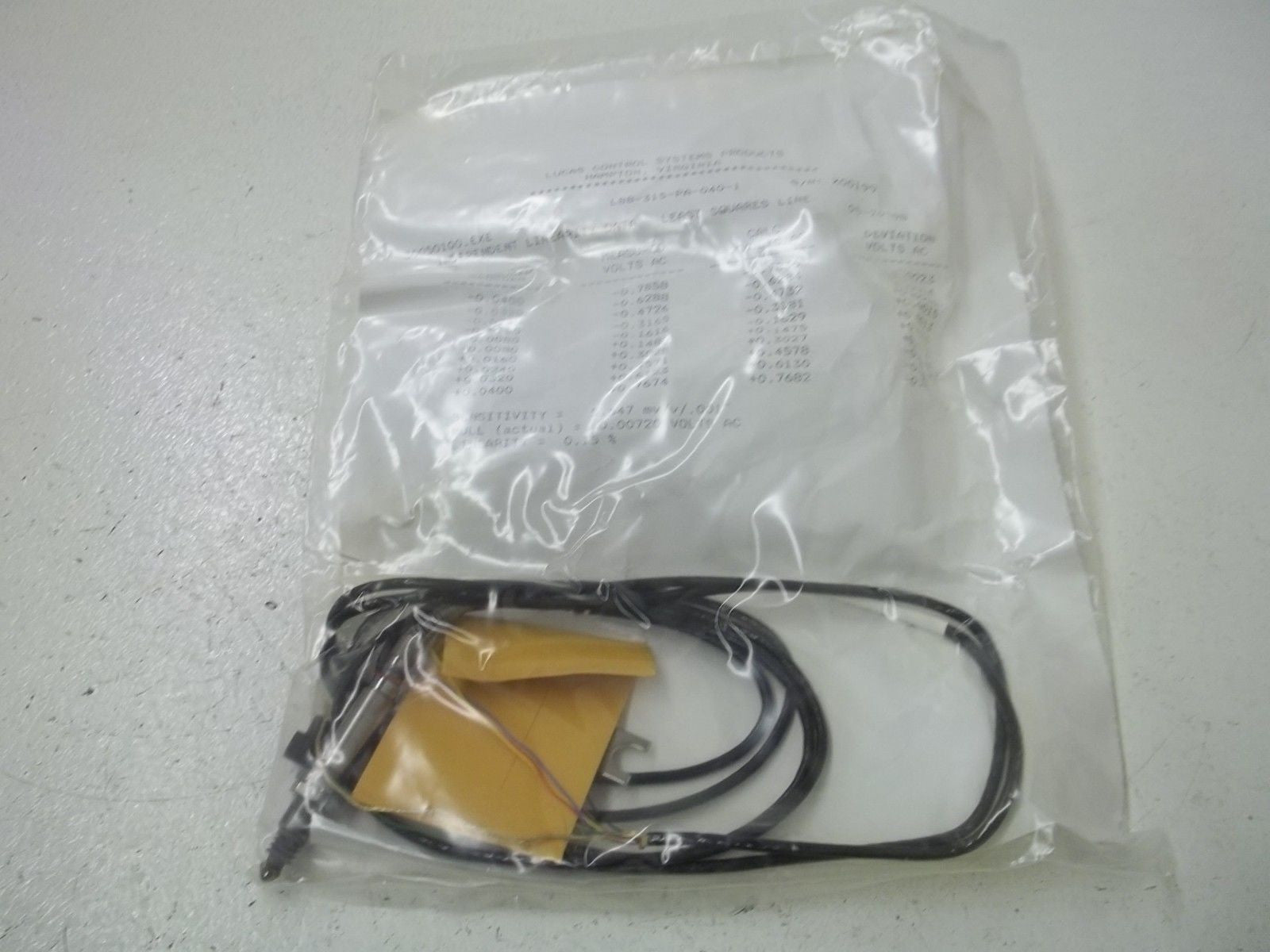 LUCAS LBB-375-TA-D40 LINEAR VARIABLE DIFFERENTIAL TRANSDUCER *USED*
