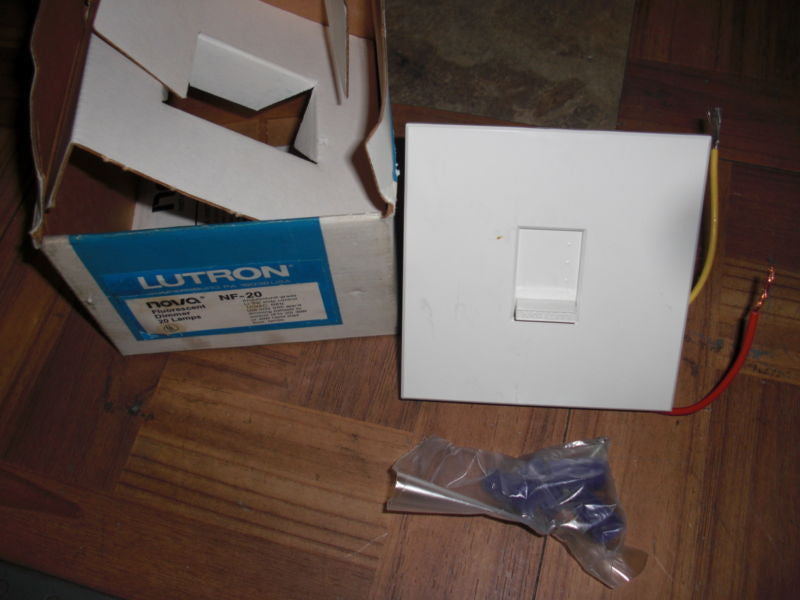 LUTRON FLUORESCENT DIMMER NF-20 *NEW IN BOX*