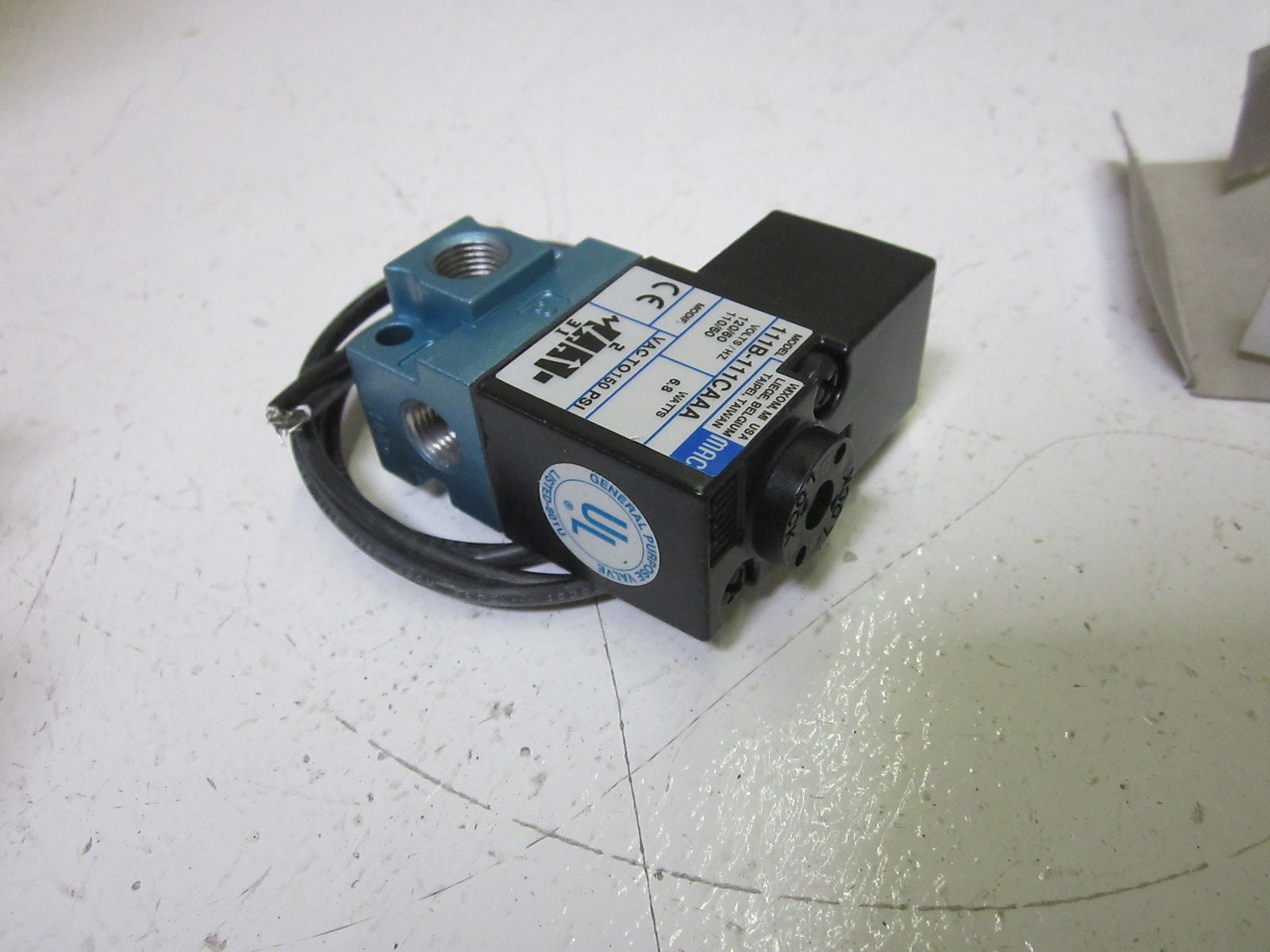 MAC 111B0111CA SOLENOID VALVE  *NEW IN BOX*