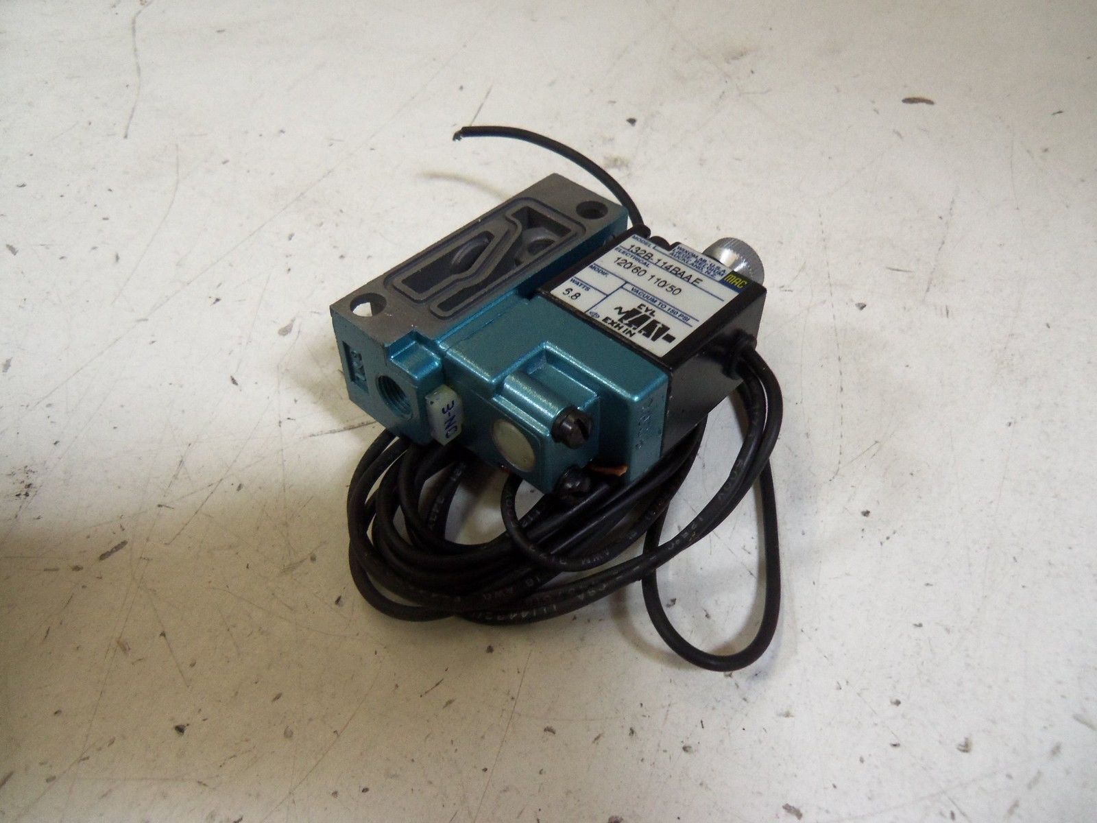 MAC 132B-114BAAE *NEW NO BOX*