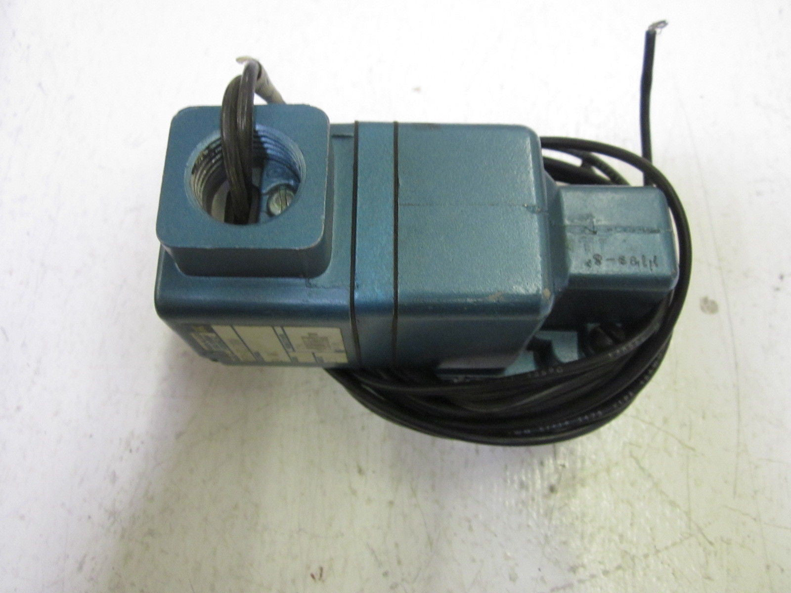 MAC 257B-521CABA *USED*