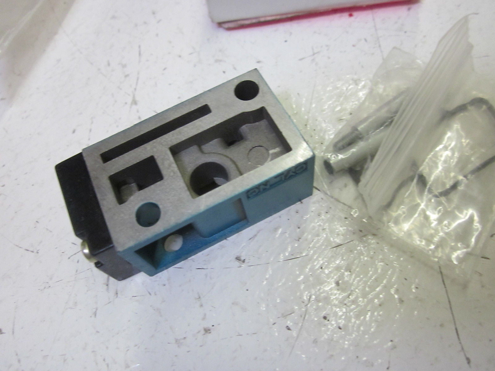 MAC 35A-0AE RIPPED BOX (AS PICTURED) *NEW IN BOX*