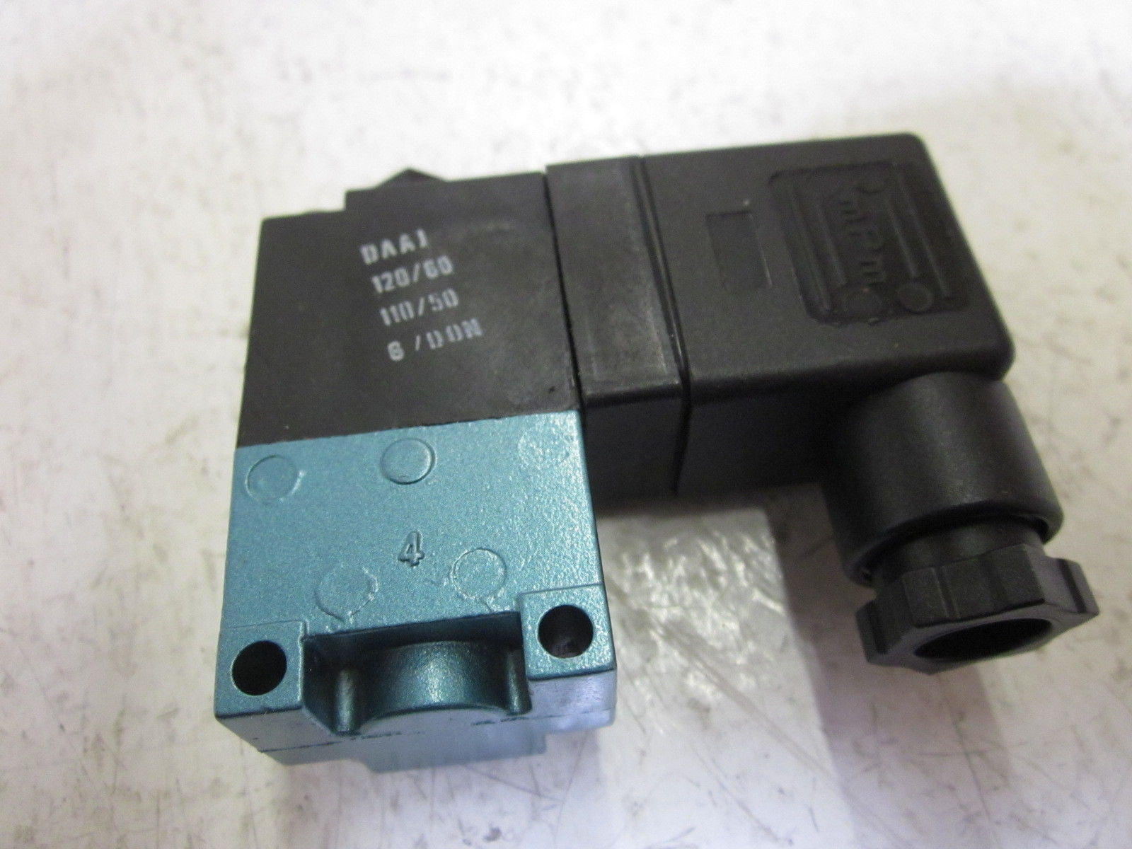 MAC 35A-AAA-DAAJ-2JB *NEW IN BOX*