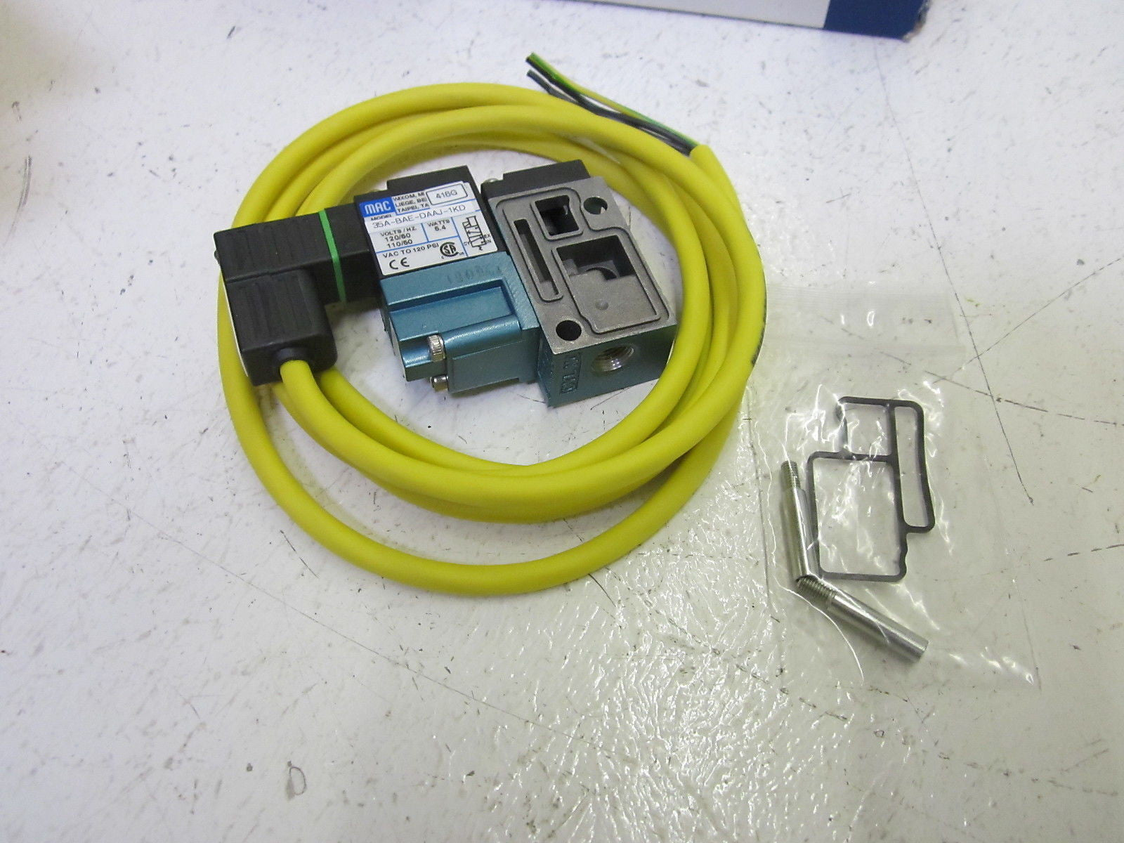 MAC 35A-BAE-DAAJ-1KD VALVE 120V (AS PICTURED)  *USED*