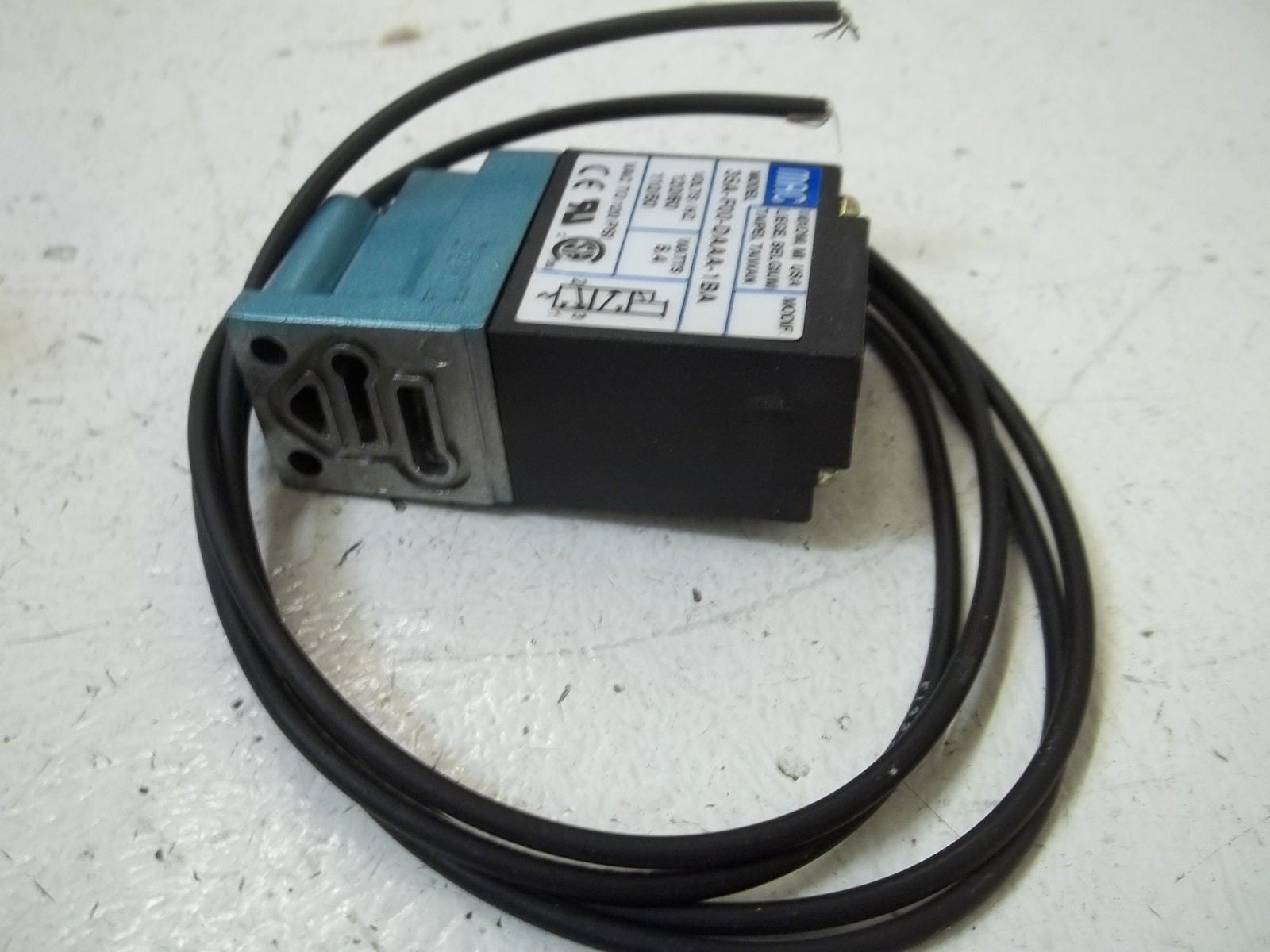 MAC 35A-F00-DAAA-1BA SOLENOID VALVE *NEW IN BOX*